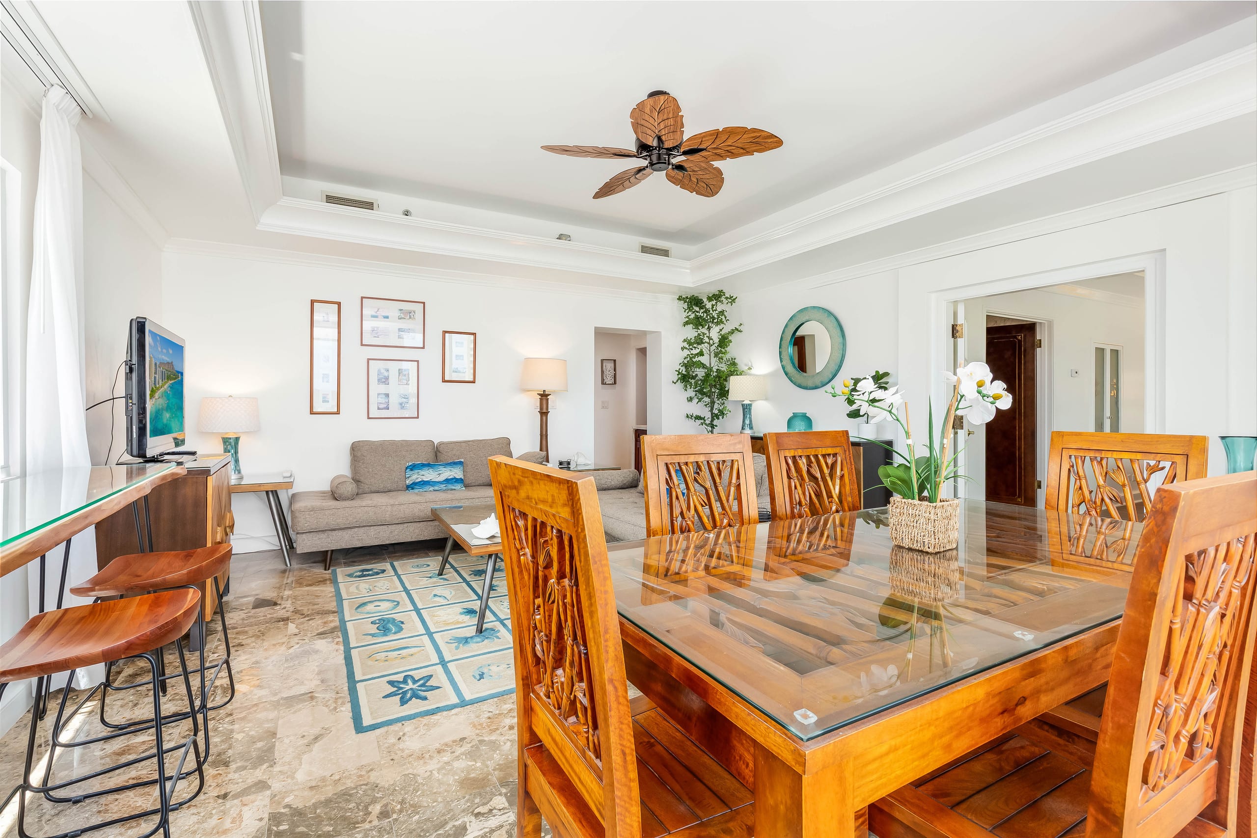 Condo in Honolulu · ★4.75 · 3 bedrooms · 3 beds · 3 private baths - Image 39