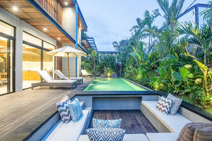 Exquisite 5br Retreat, 400m From Café Del Mar - Bali