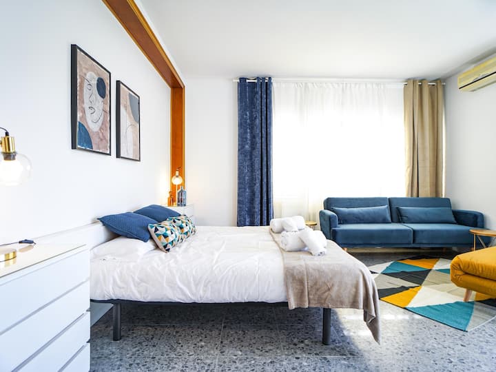 Bed&BCN Hills House with swimming pool