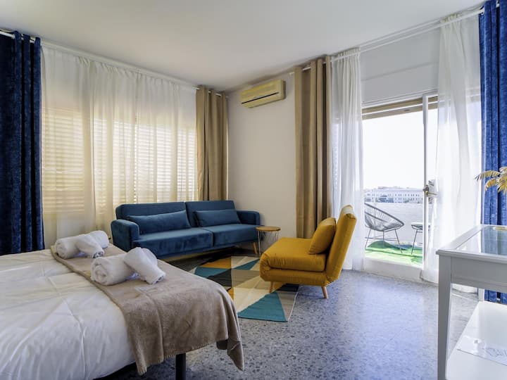 Bed&BCN Hills House with swimming pool