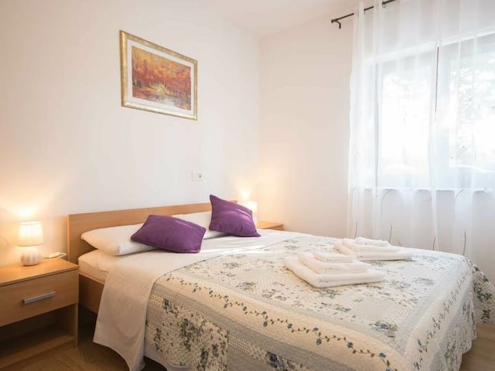 blago osvjetljenje, nježne boje i potpuna privatnost – ovdje je lako sanjati.