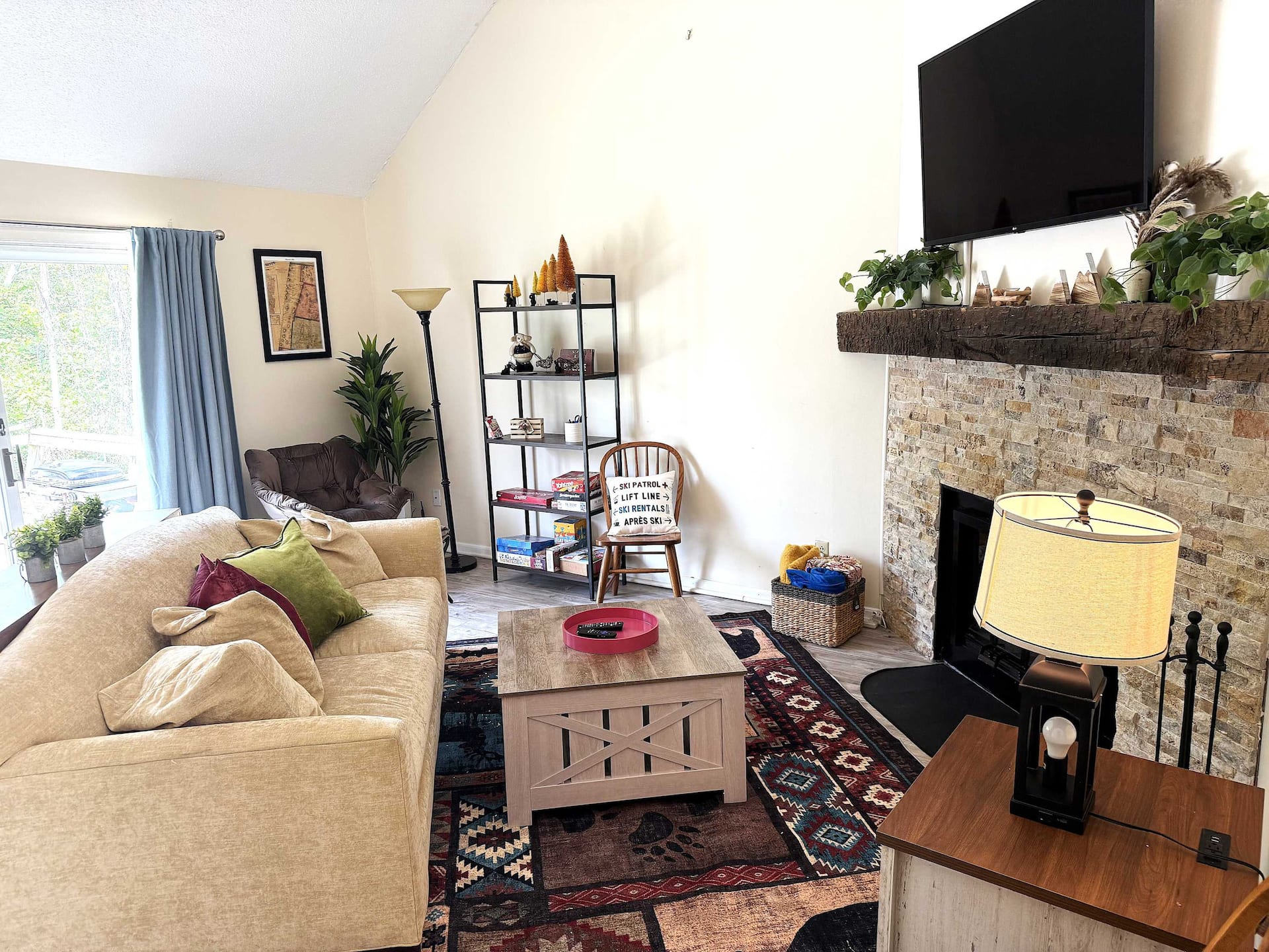 2 BR Jiminy Peak w Mountain View Sleeps 7 Gorgeous