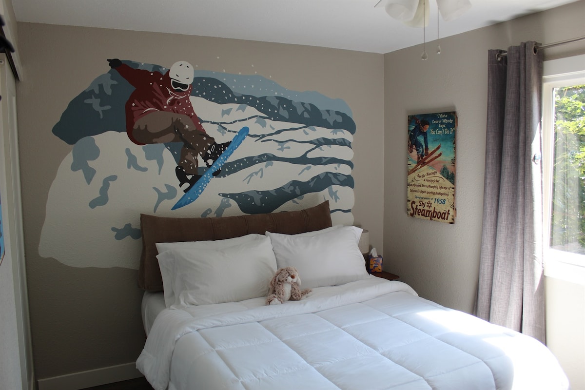 BR2 Slope Space (queen) — Opustite se, odavde sve ide nizbrdo.