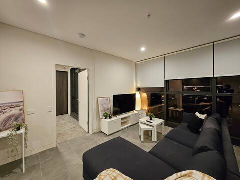 2BR Luxury Homebush APT Near Olympic Park & Sydney