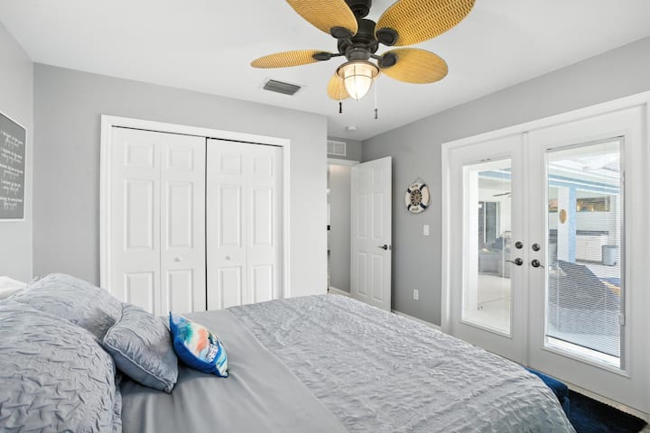 30_2706 นอร์ทเวสต์ 42nd พีแอล-030