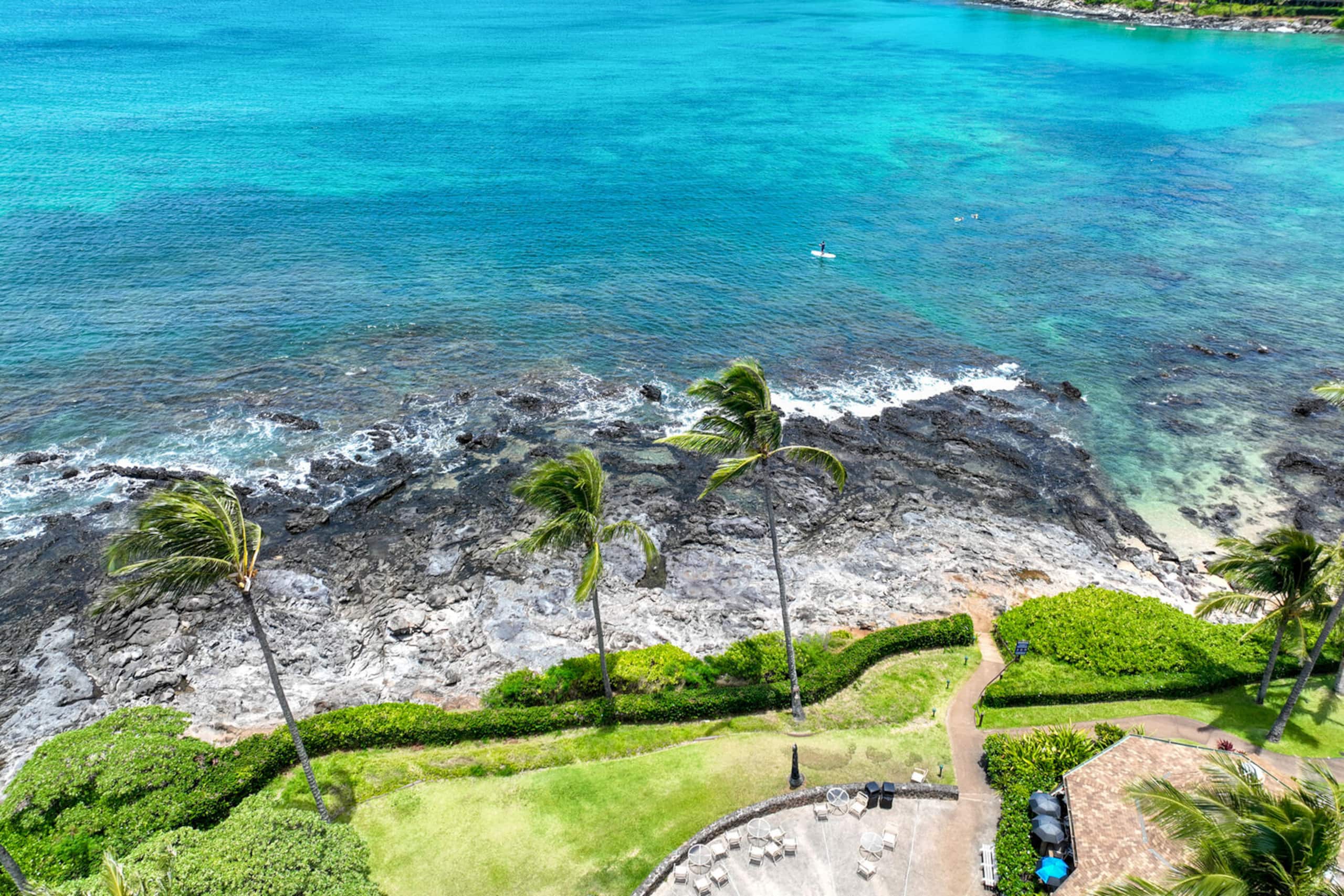 Condo in Lahaina · ★5.0 · 1 bedroom · 2 beds · 1 bath - Image 24