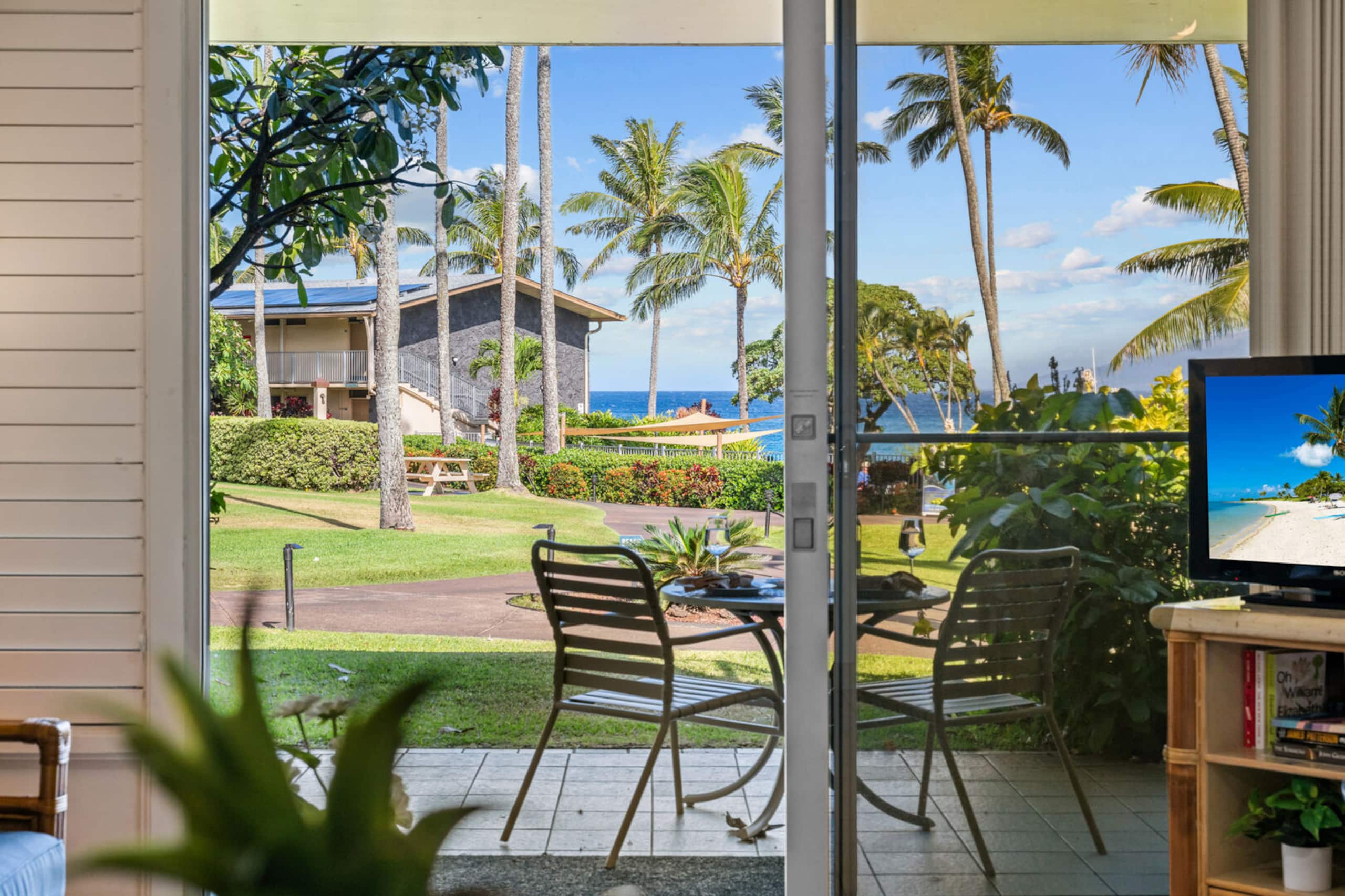 Condo in Lahaina · ★5.0 · 1 bedroom · 2 beds · 1 bath - Image 2