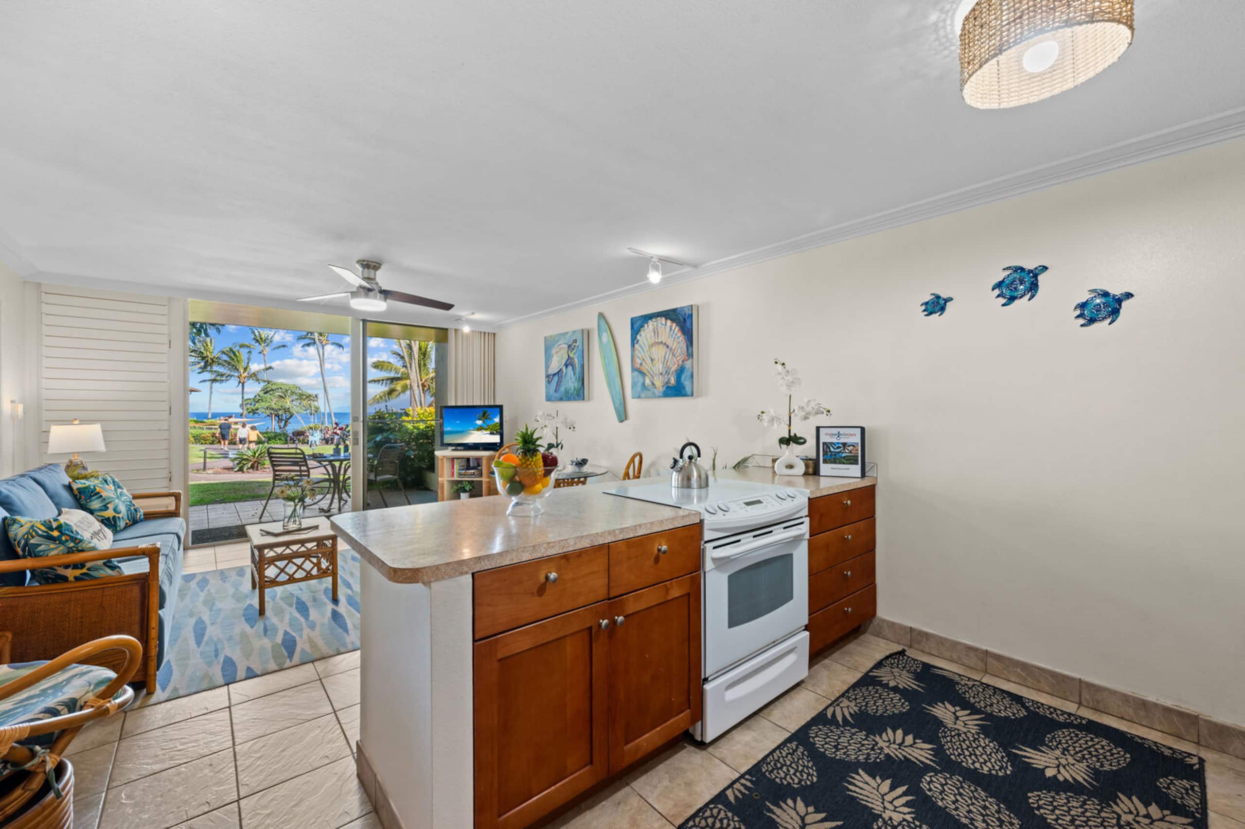 Condo in Lahaina · ★5.0 · 1 bedroom · 2 beds · 1 bath - Image 11
