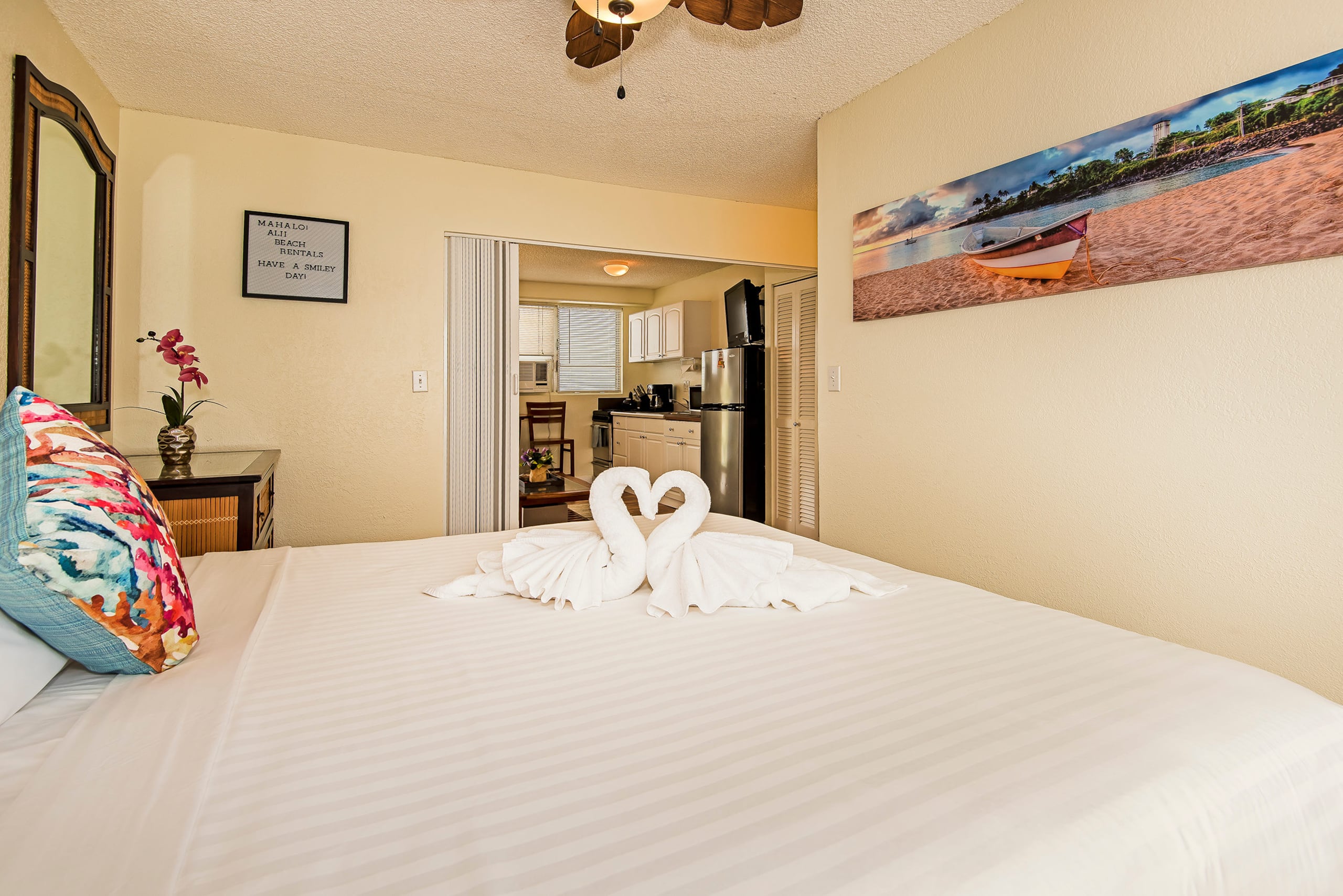 Condo in Honolulu · ★4.77 · 1 bedroom · 3 beds · 1 private bath - Image 10