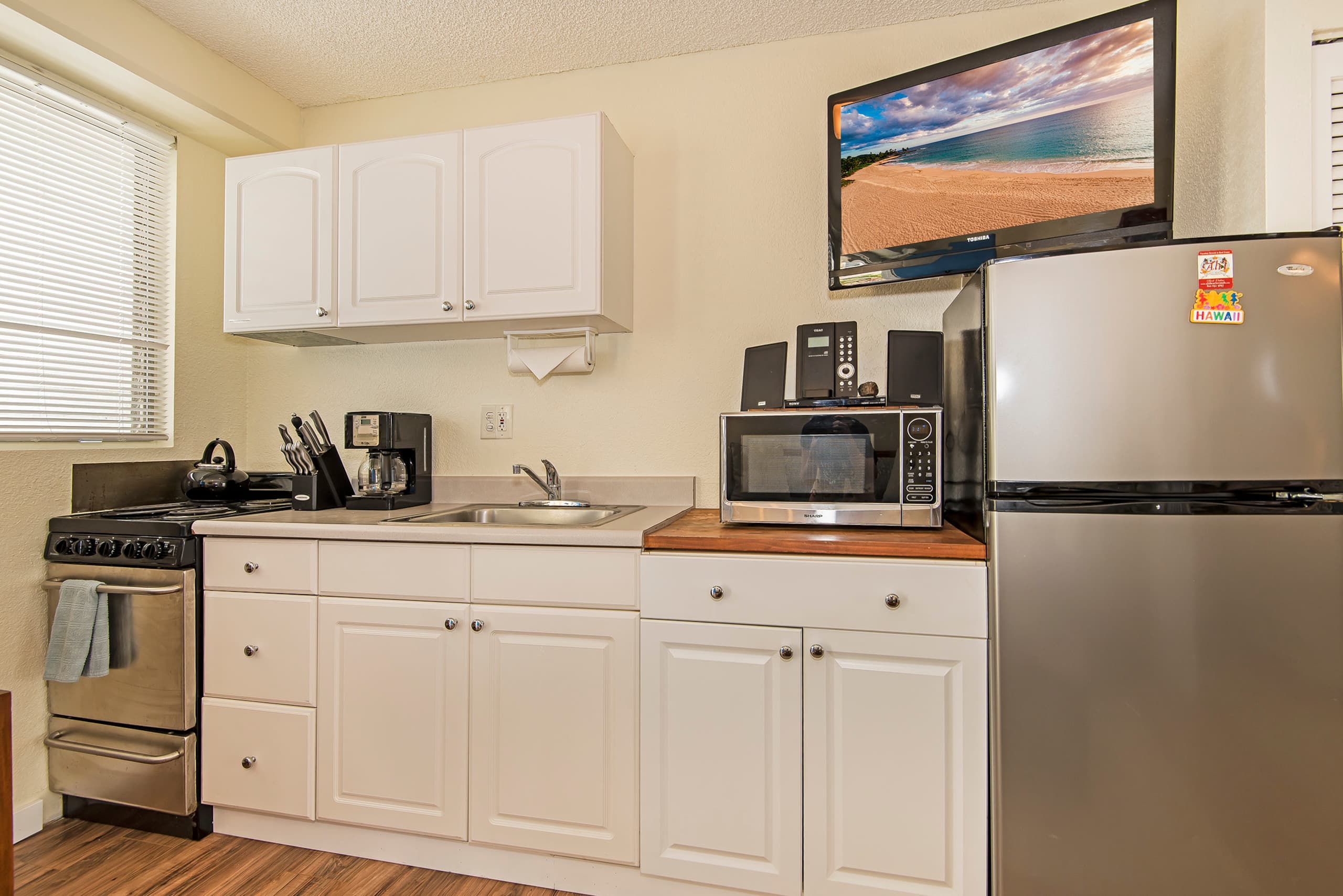 Condo in Honolulu · ★4.77 · 1 bedroom · 3 beds · 1 private bath - Image 7