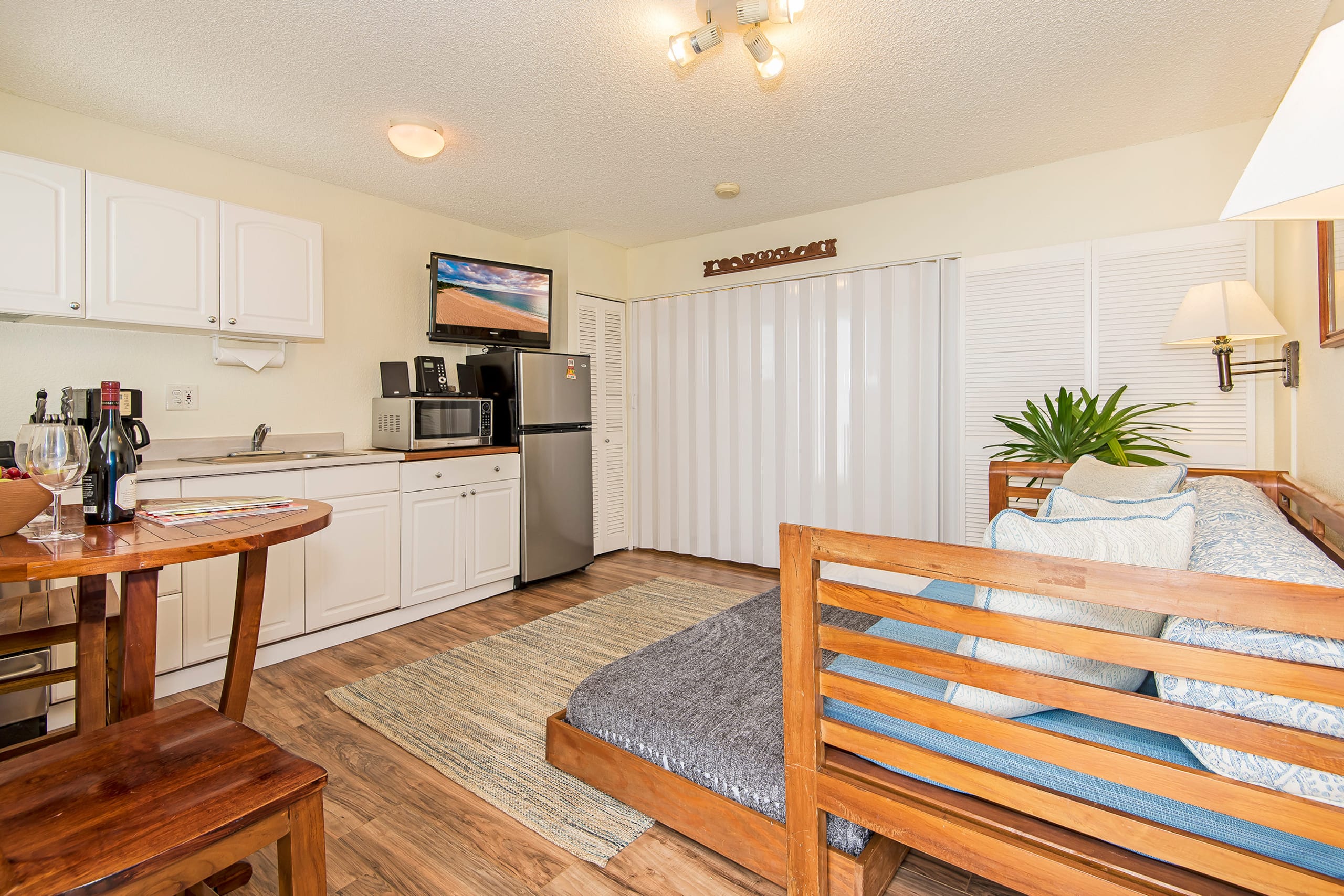 Condo in Honolulu · ★4.77 · 1 bedroom · 3 beds · 1 private bath - Image 18