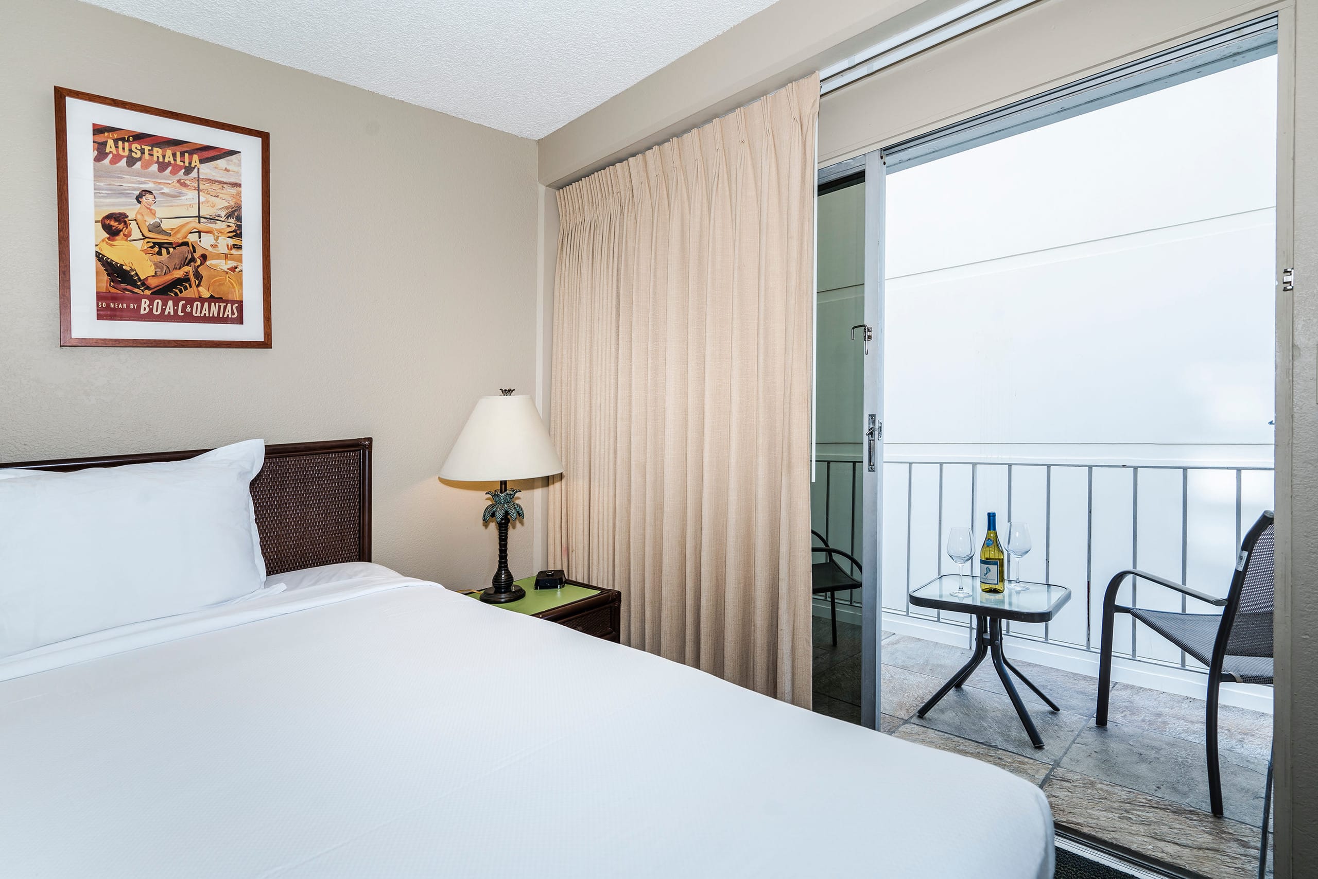 Condo in Honolulu · ★5.0 · 1 bedroom · 3 beds · 1 private bath - Image 8