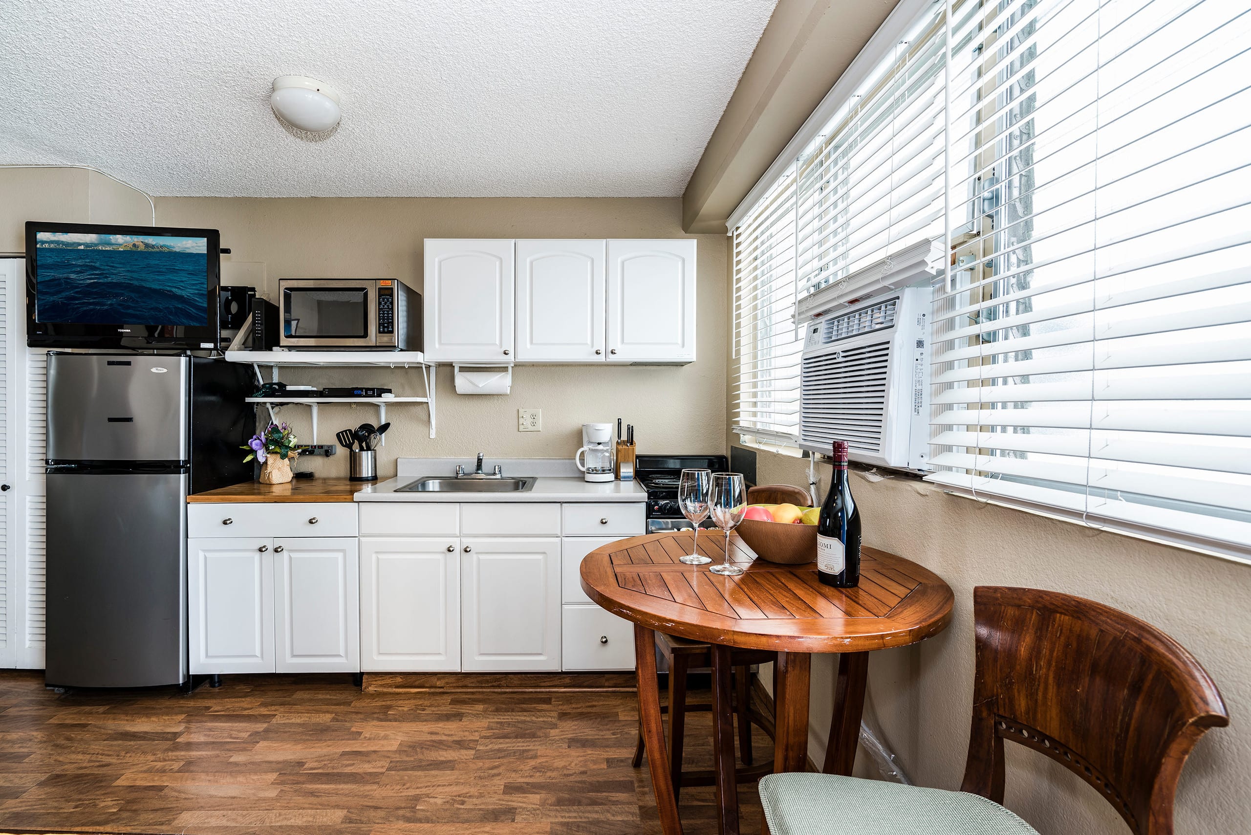 Condo in Honolulu · ★5.0 · 1 bedroom · 3 beds · 1 private bath - Image 6