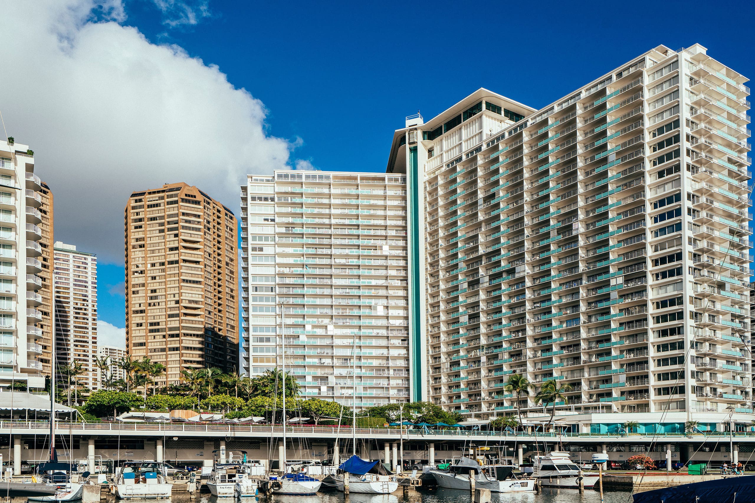 Condo in Honolulu · ★4.82 · 1 bedroom · 3 beds · 1 private bath - Image 21