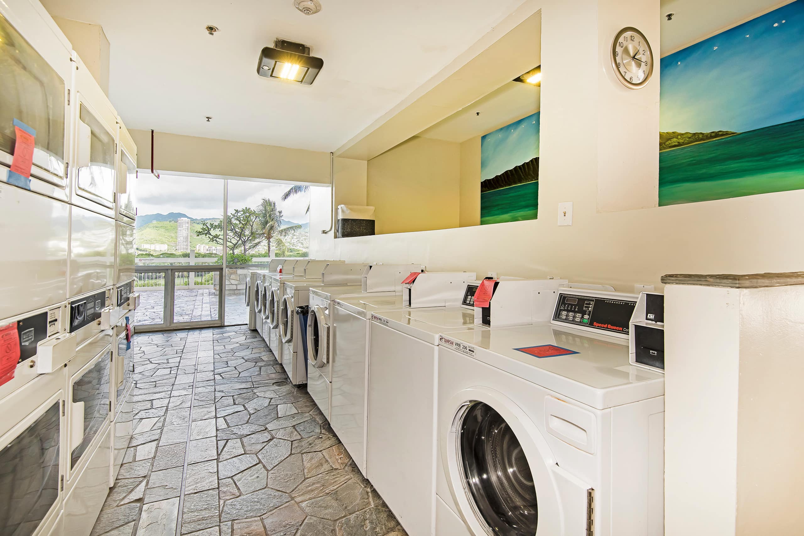 Condo in Honolulu · ★4.45 · 1 bedroom · 3 beds · 1 private bath - Image 22