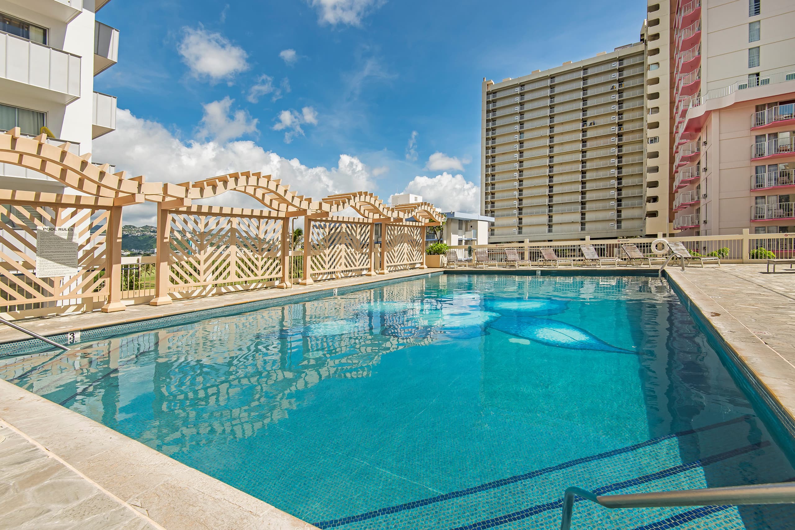 Condo in Honolulu · ★4.45 · 1 bedroom · 3 beds · 1 private bath - Image 33