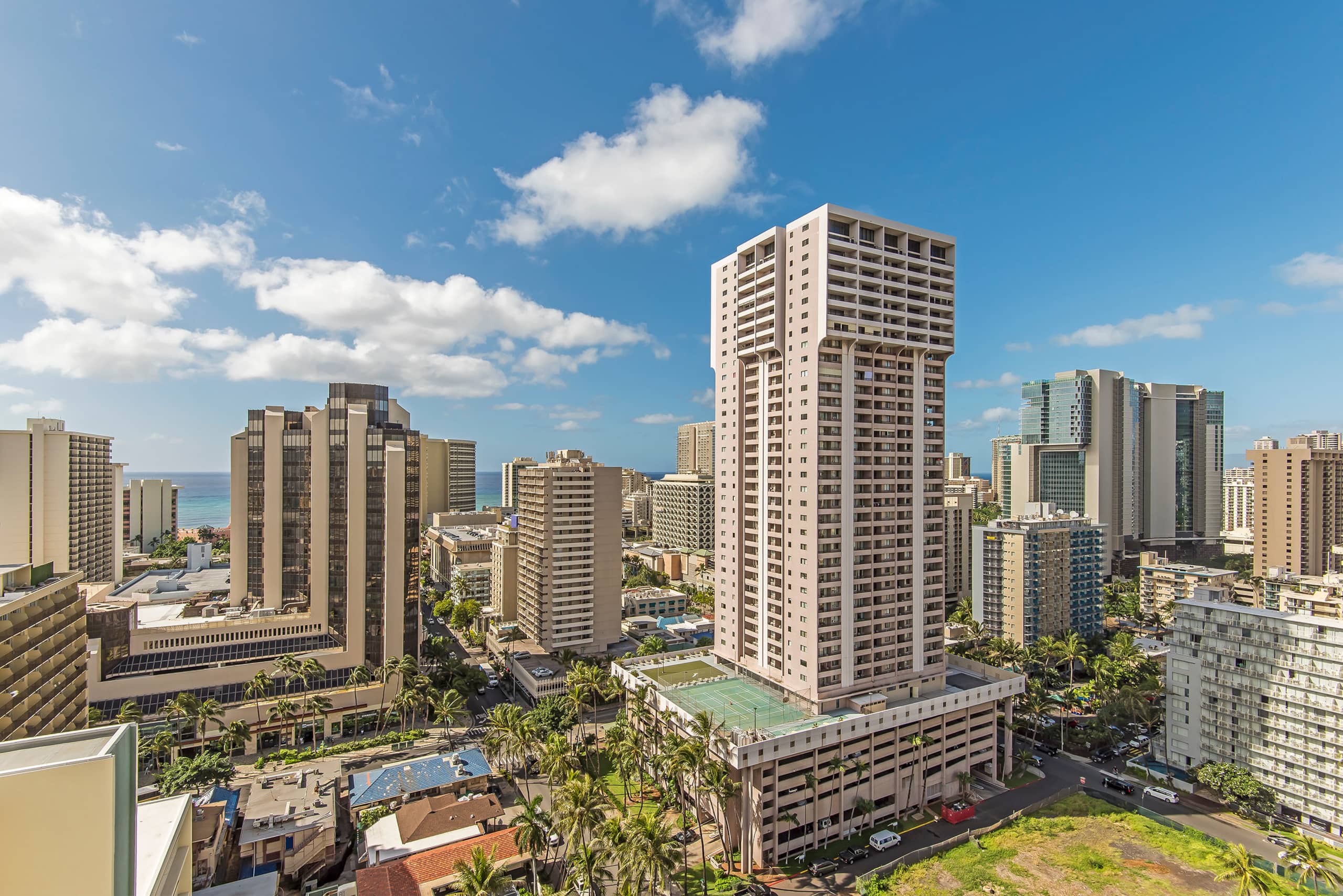 Condo in Honolulu · ★4.45 · 1 bedroom · 3 beds · 1 private bath - Image 30