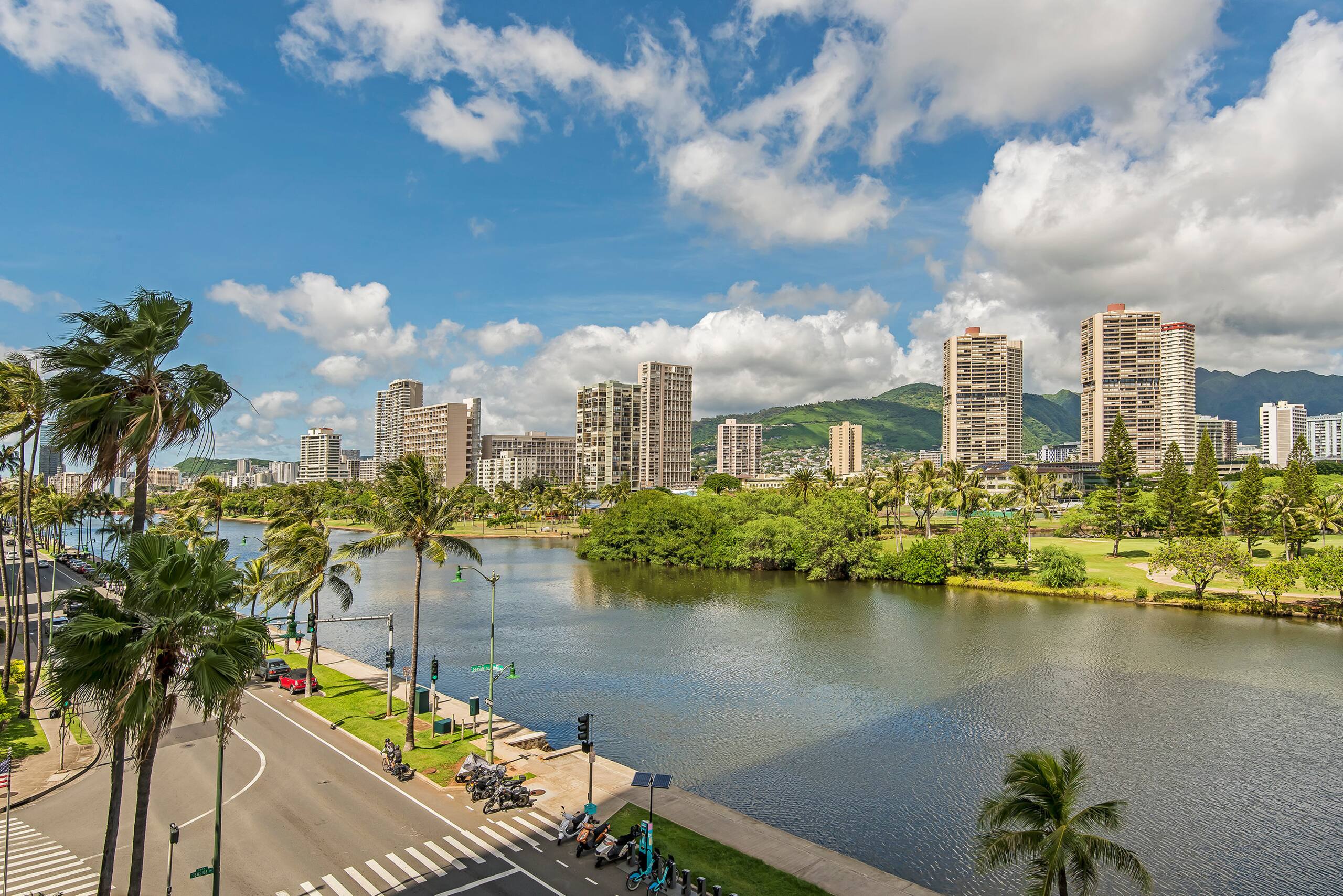 Condo in Honolulu · ★4.45 · 1 bedroom · 3 beds · 1 private bath - Image 34