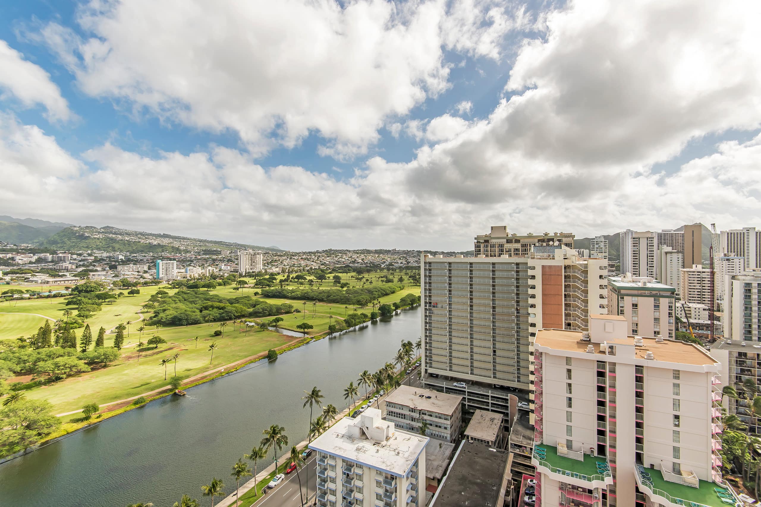 Condo in Honolulu · ★4.45 · 1 bedroom · 3 beds · 1 private bath - Image 29