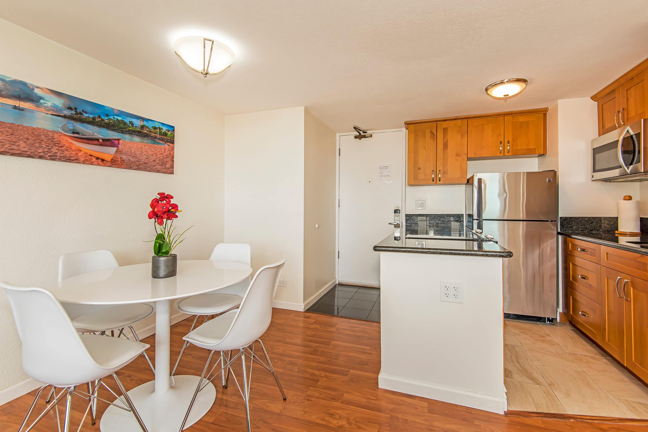 Condo in Honolulu · ★4.45 · 1 bedroom · 3 beds · 1 private bath - Image 7