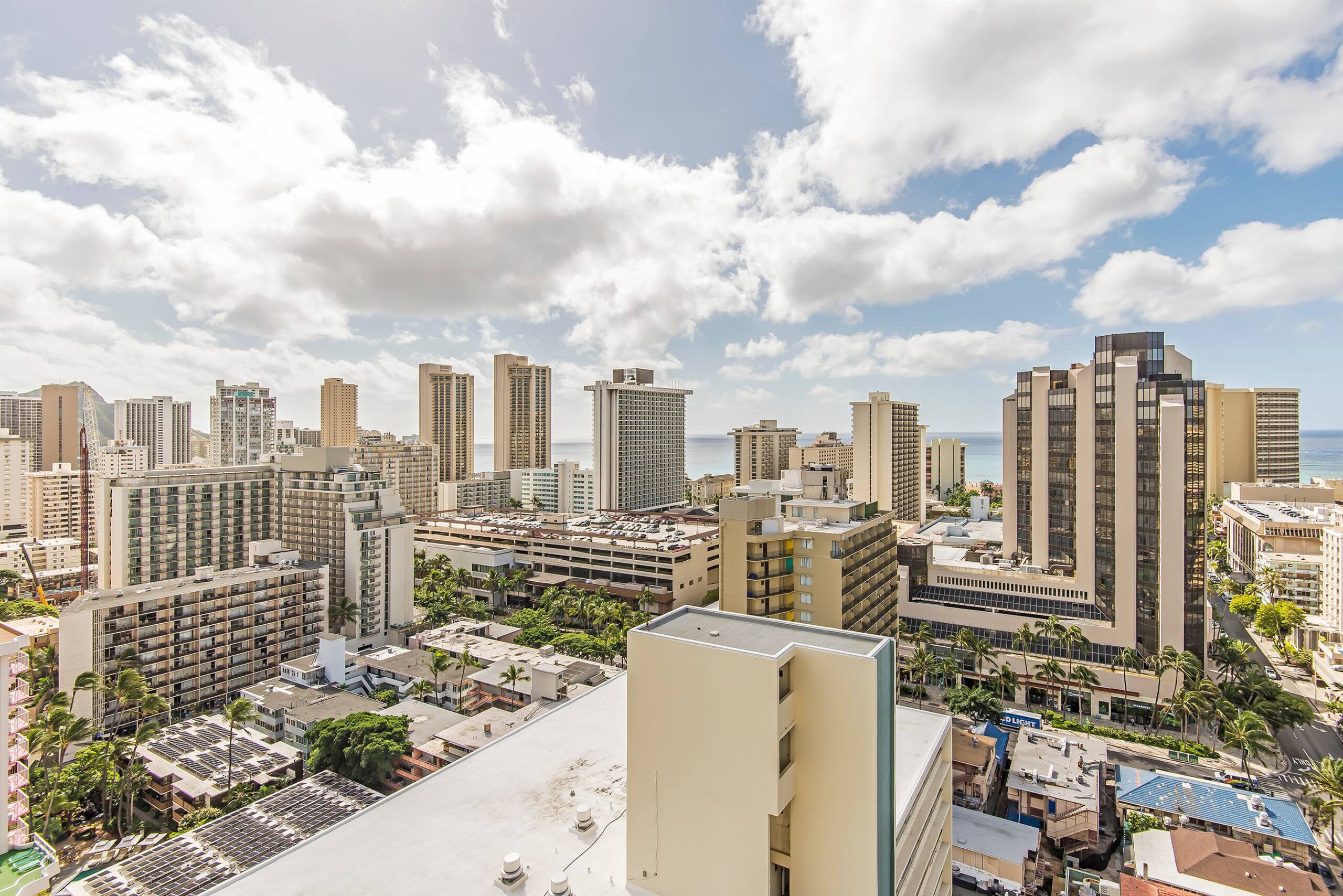 Condo in Honolulu · ★4.45 · 1 bedroom · 3 beds · 1 private bath - Image 17