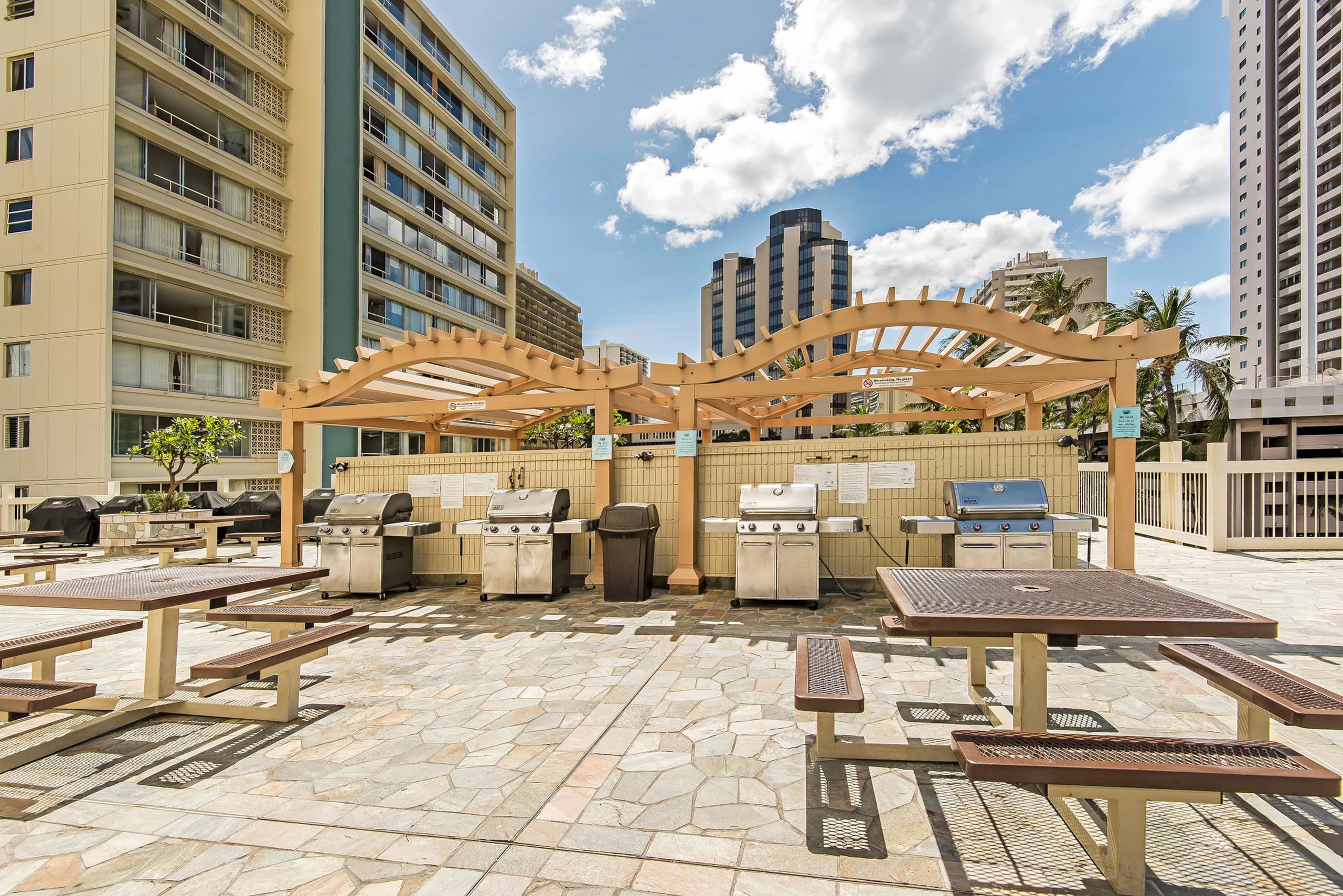 Condo in Honolulu · ★4.78 · Studio · 2 beds · 1 bath - Image 12