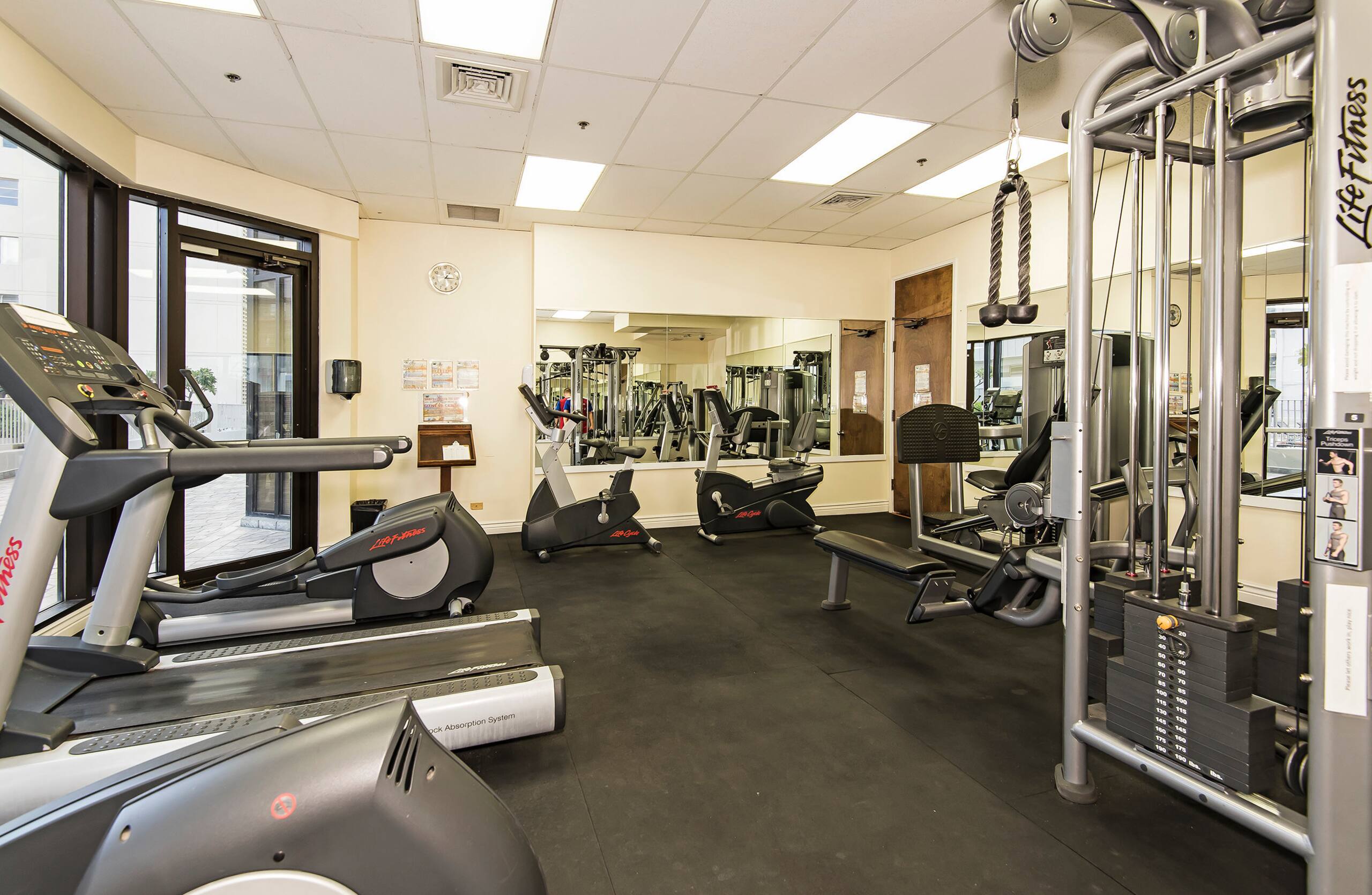 Condo in Honolulu · ★4.78 · Studio · 2 beds · 1 bath - Image 20