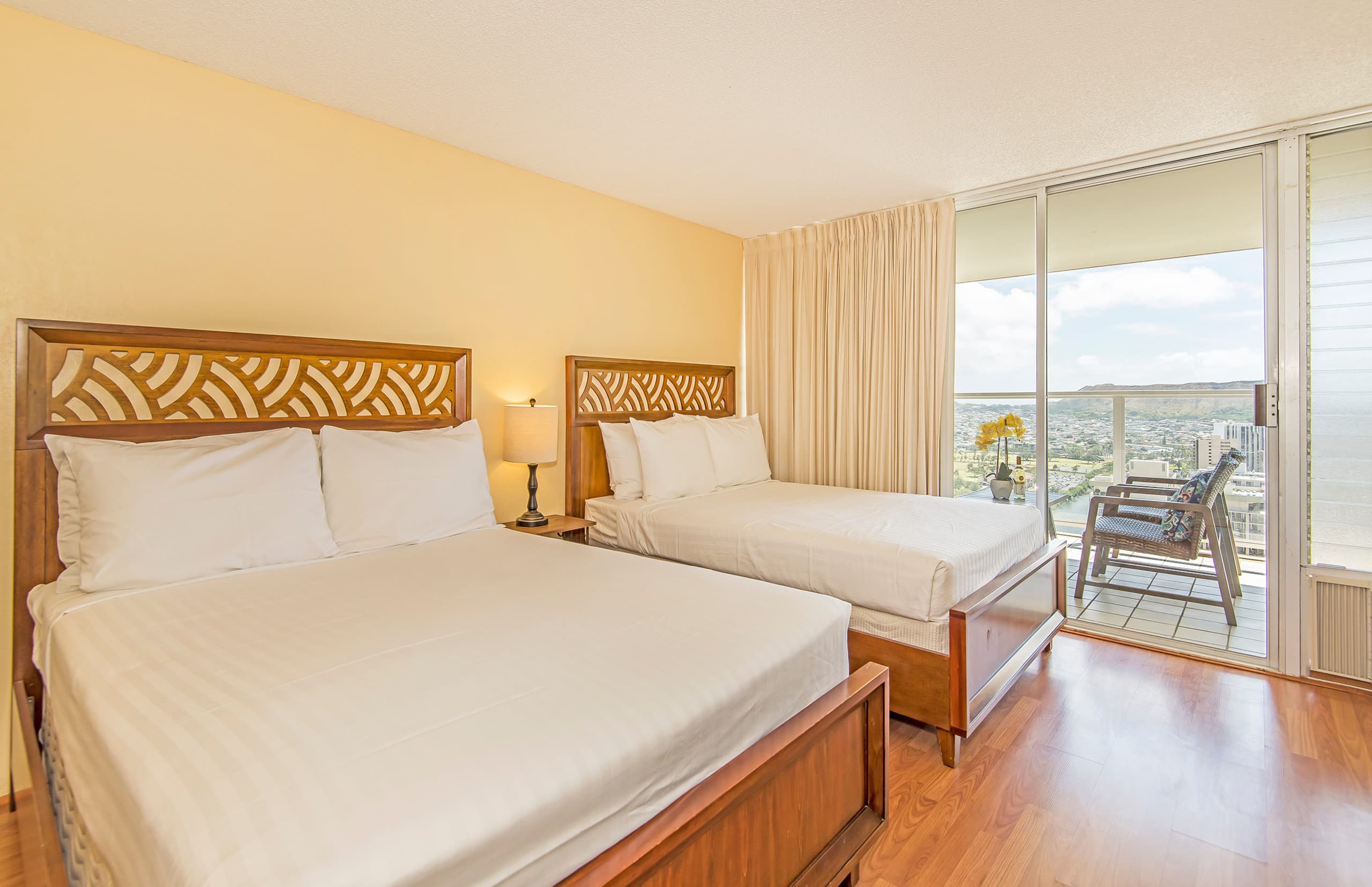 Condo in Honolulu · ★4.78 · Studio · 2 beds · 1 bath - Image 4