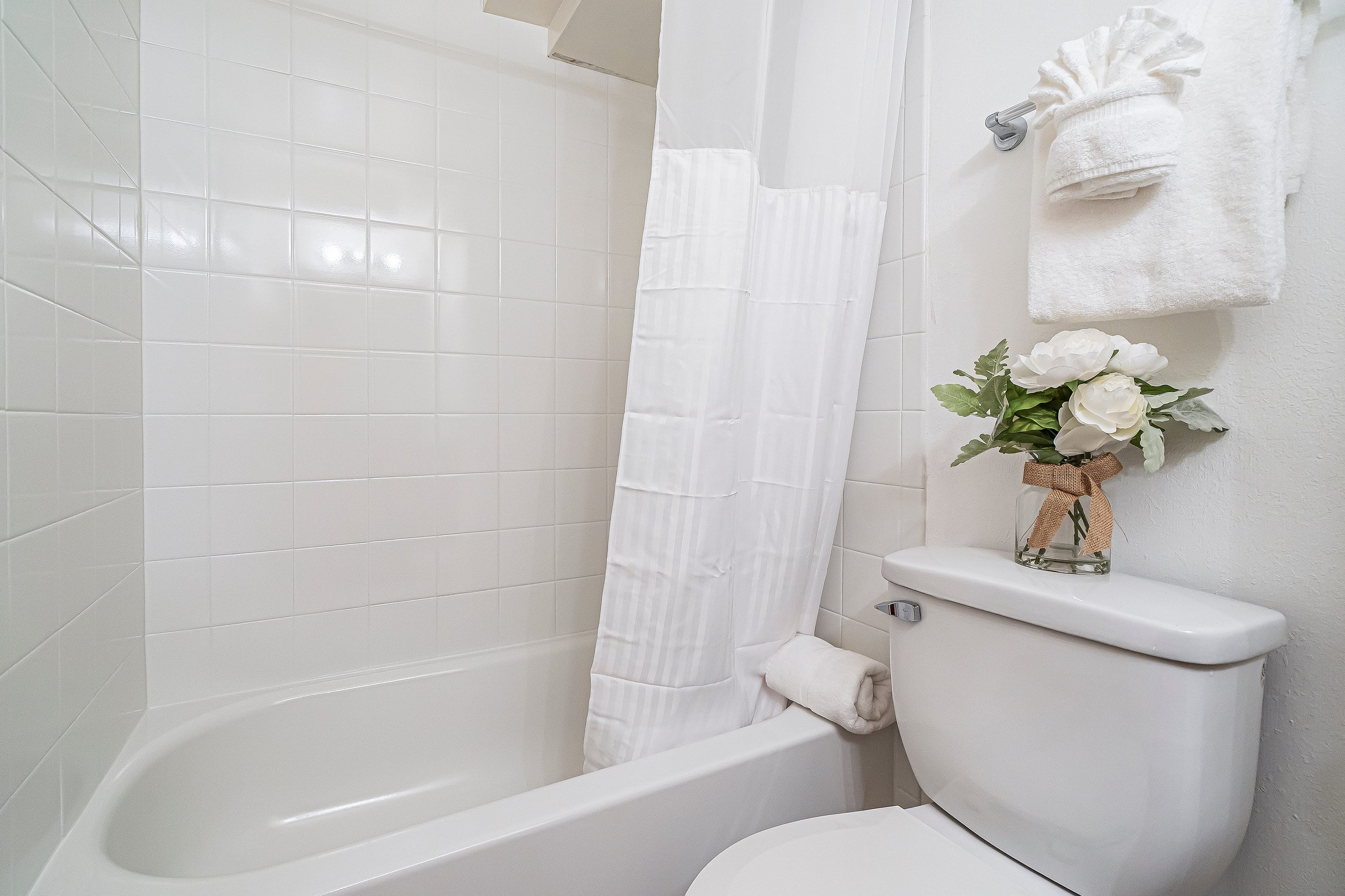 Condo in Honolulu · ★4.8 · Studio · 2 beds · 1 bath - Image 9