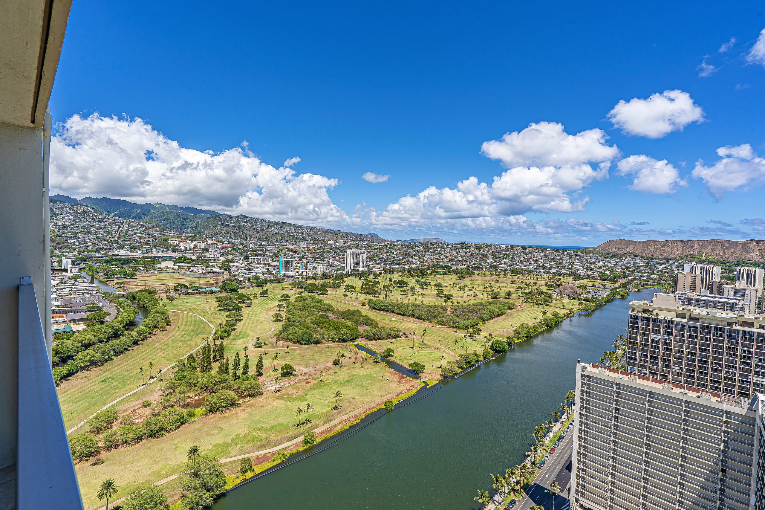 Condo in Honolulu · ★4.8 · Studio · 2 beds · 1 bath - Image 12