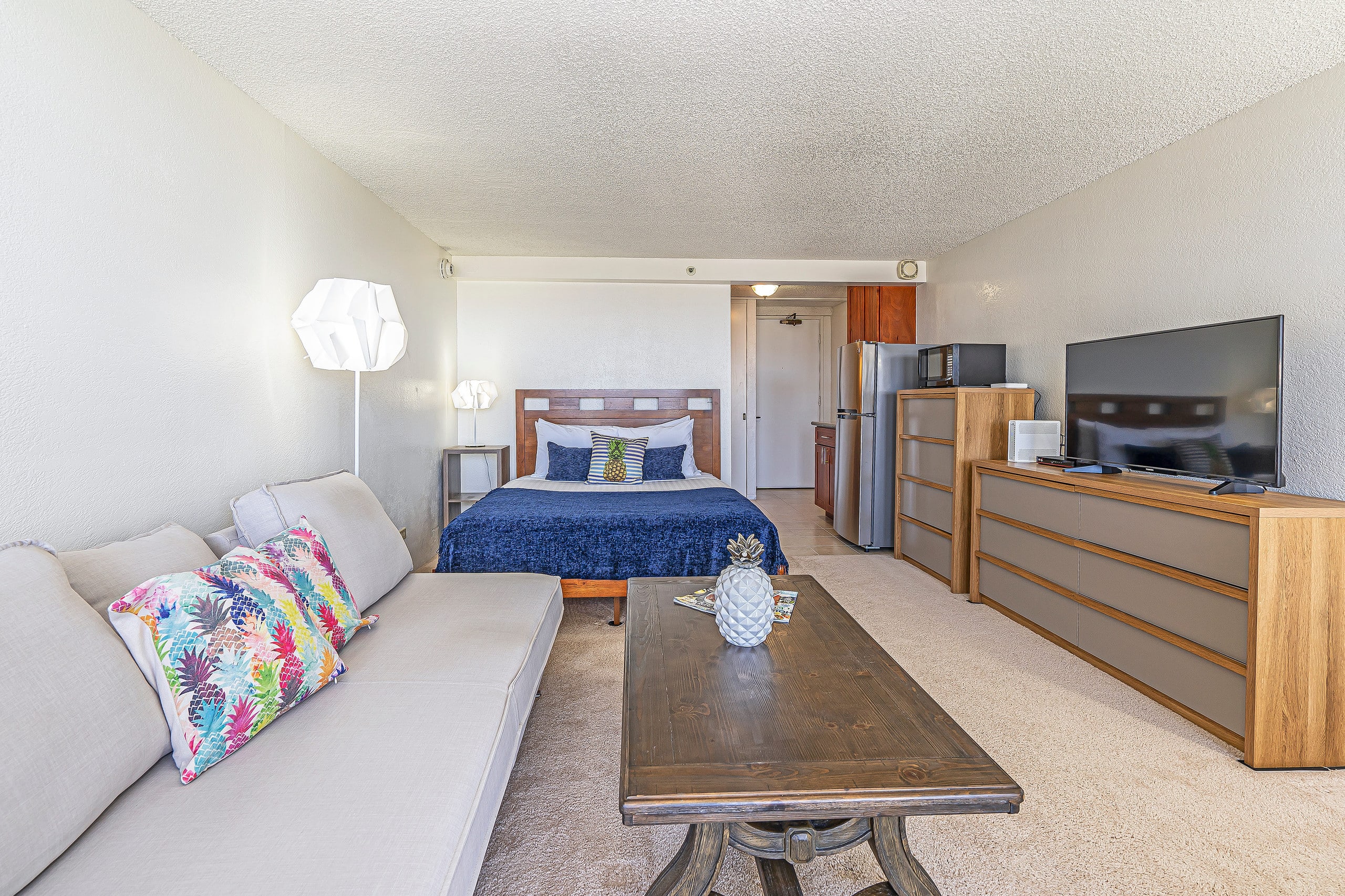 Condo in Honolulu · ★4.8 · Studio · 2 beds · 1 bath - Image 5