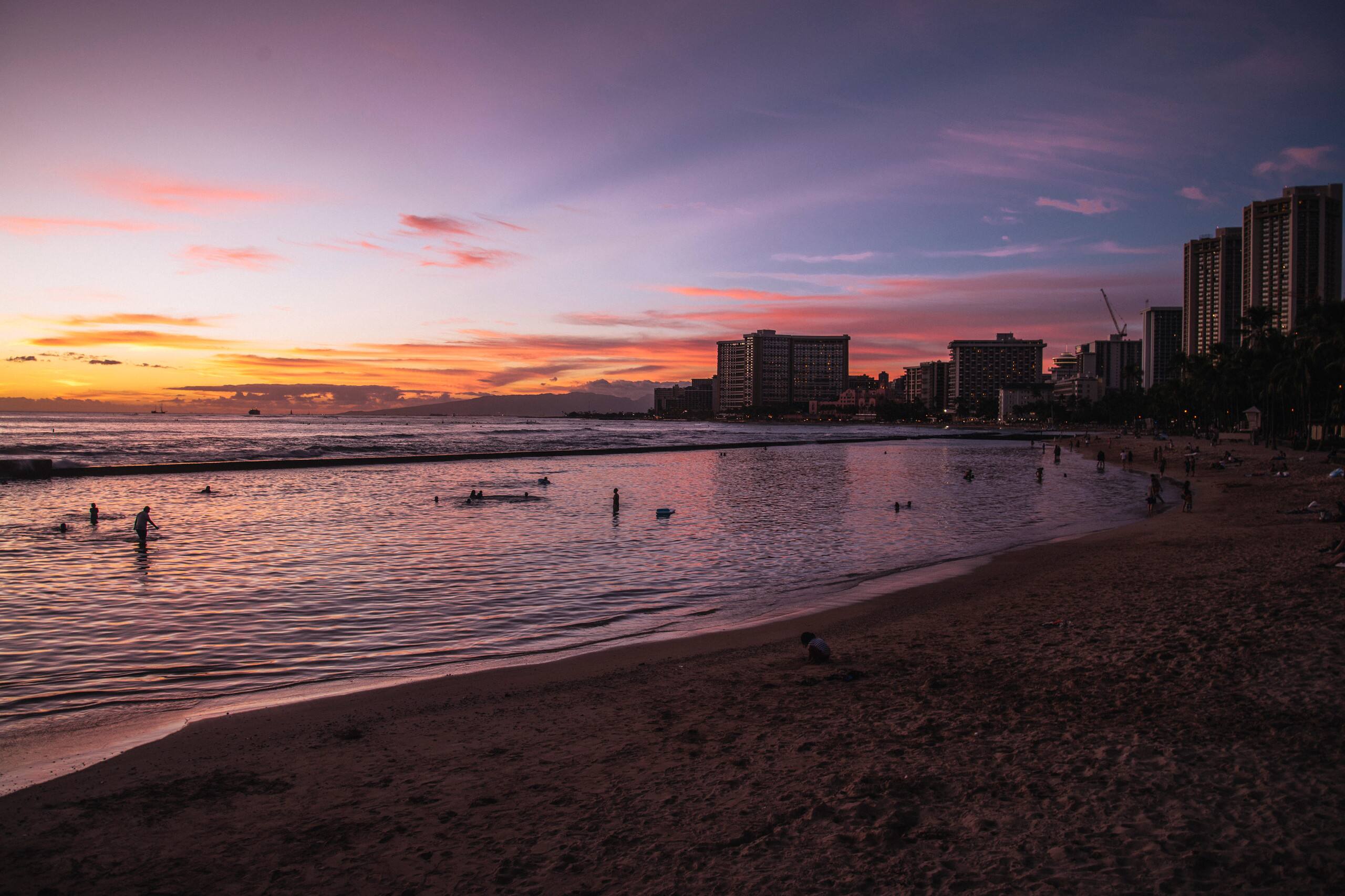 Condo in Honolulu · ★4.8 · Studio · 2 beds · 1 bath - Image 20