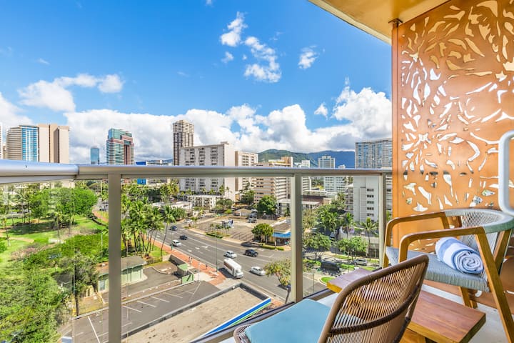 City & Mountain Views Condo At Luana Waikiki Hotel - Honolulu, HI