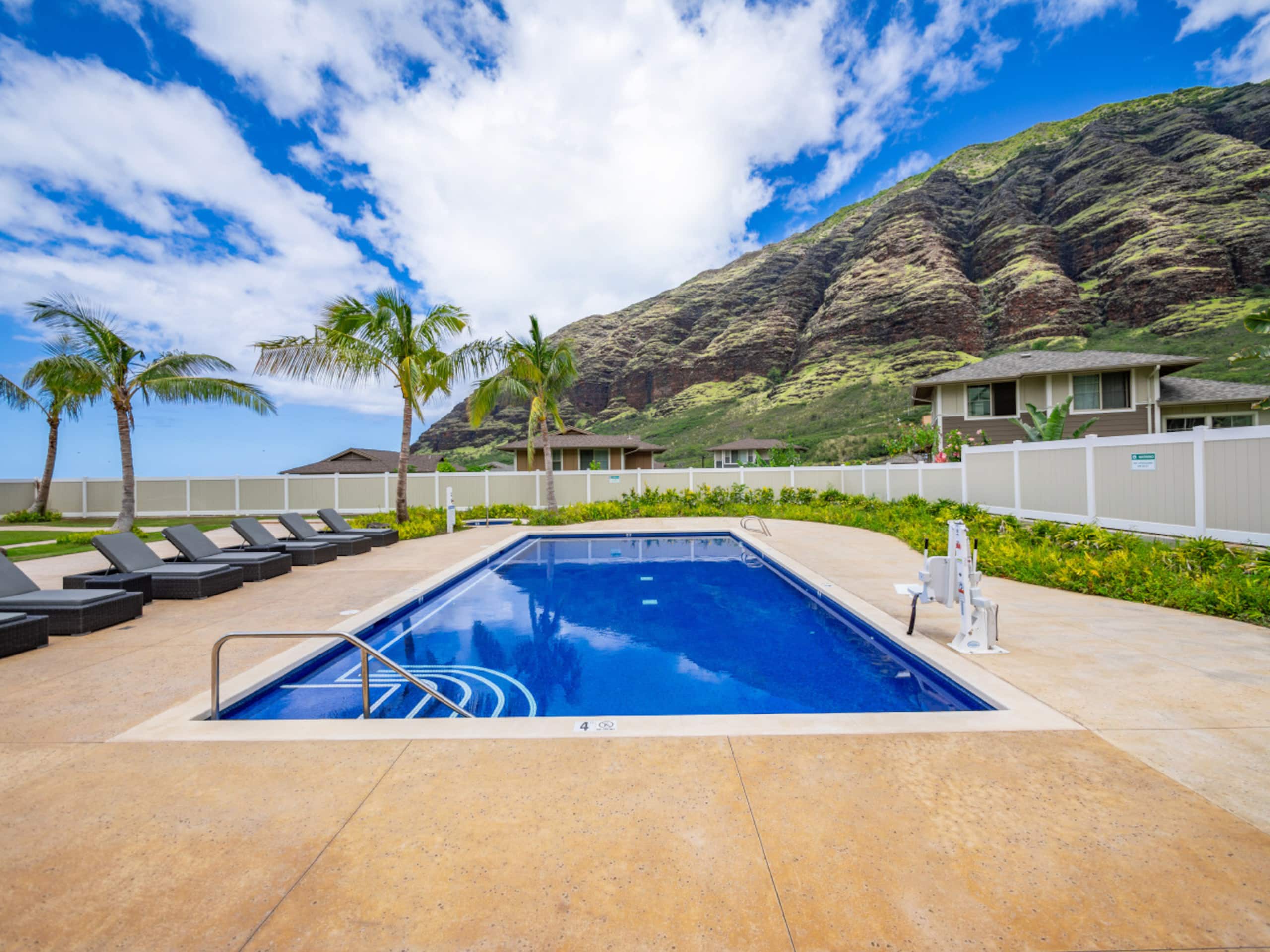 Home in Makaha Valley · ★5.0 · 4 bedrooms · 5 beds · 2.5 private baths - Image 56
