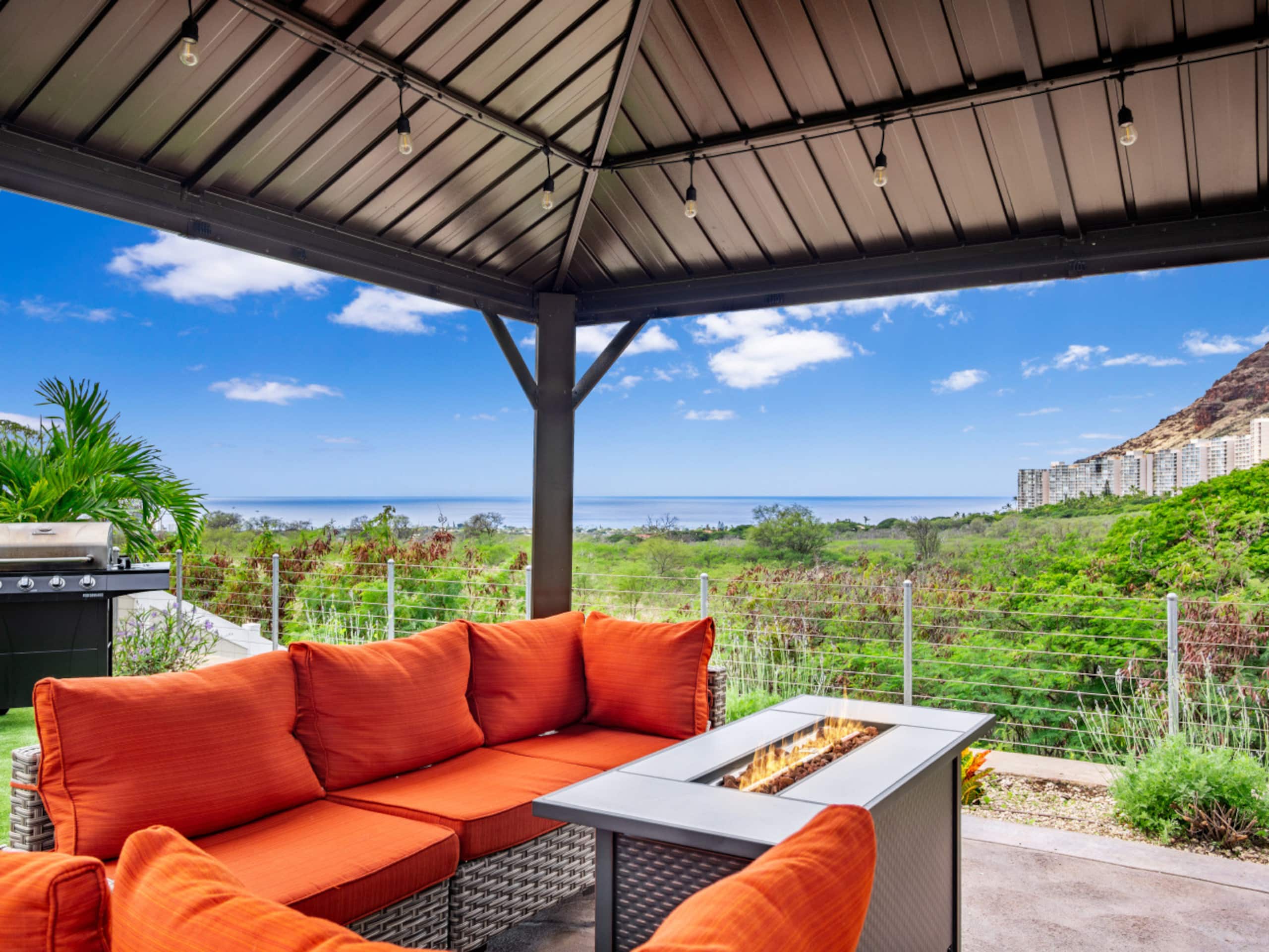Home in Makaha Valley · ★5.0 · 4 bedrooms · 5 beds · 2.5 private baths - Image 2