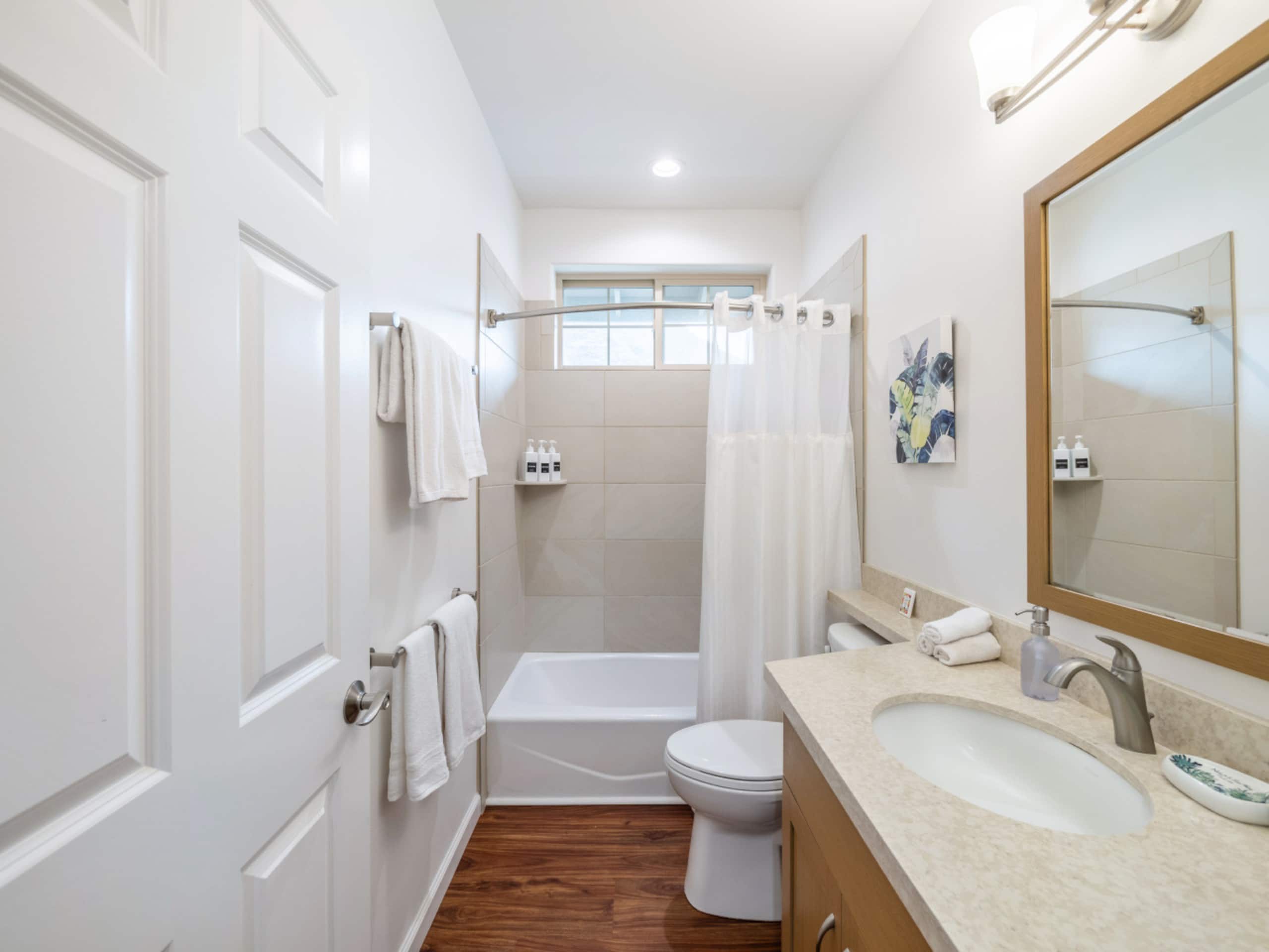 Home in Makaha Valley · ★5.0 · 4 bedrooms · 5 beds · 2.5 private baths - Image 24