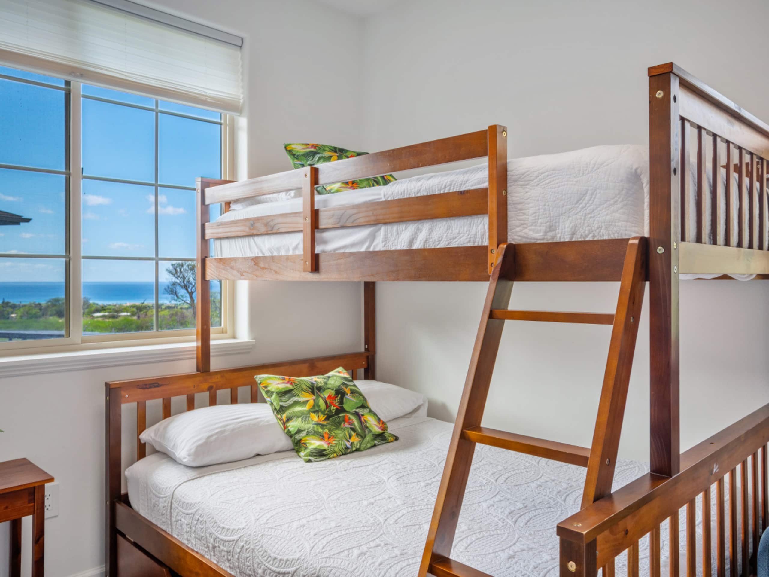 Home in Makaha Valley · ★5.0 · 4 bedrooms · 5 beds · 2.5 private baths - Image 55