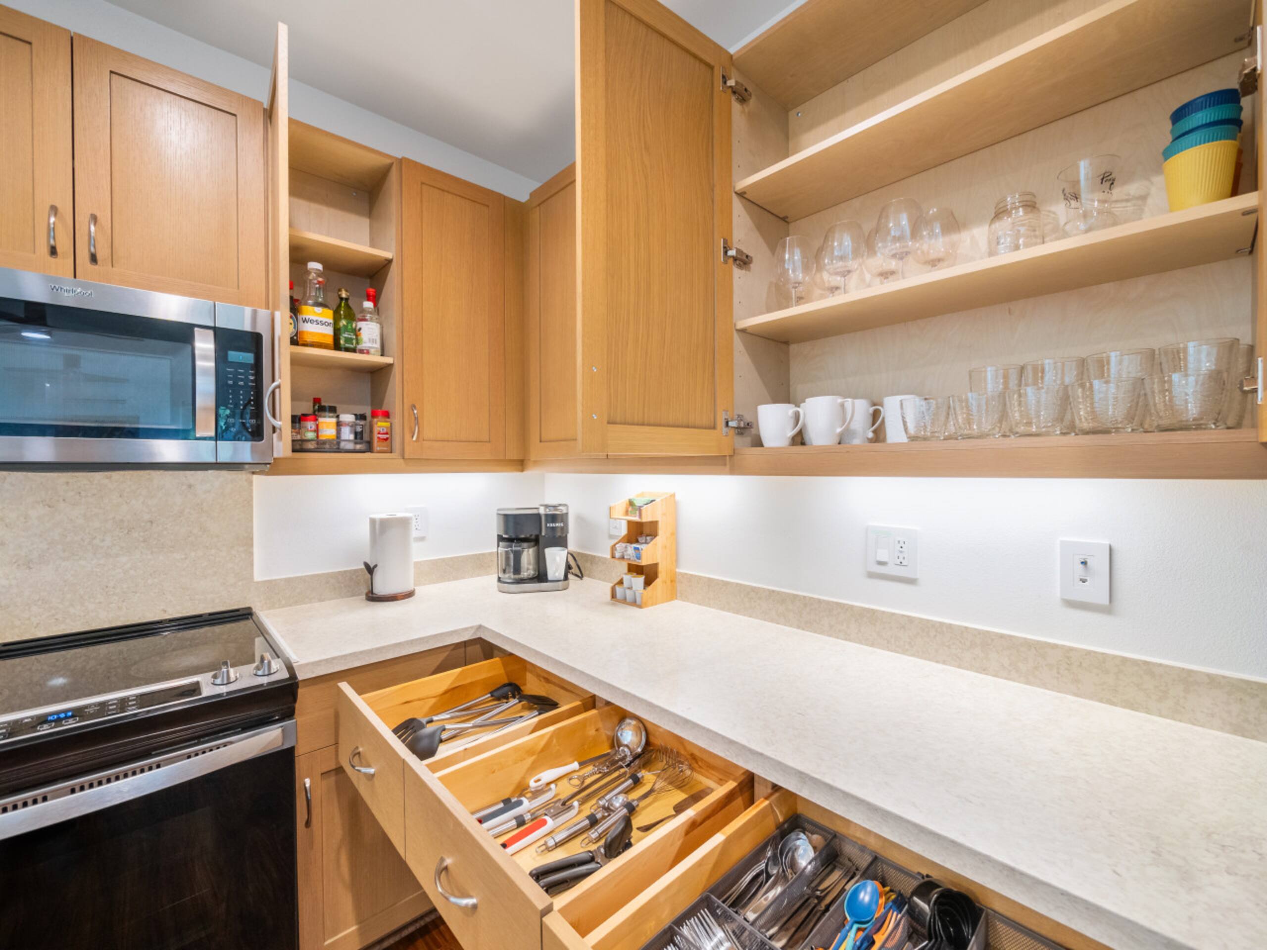 Home in Makaha Valley · ★5.0 · 4 bedrooms · 5 beds · 2.5 private baths - Image 43