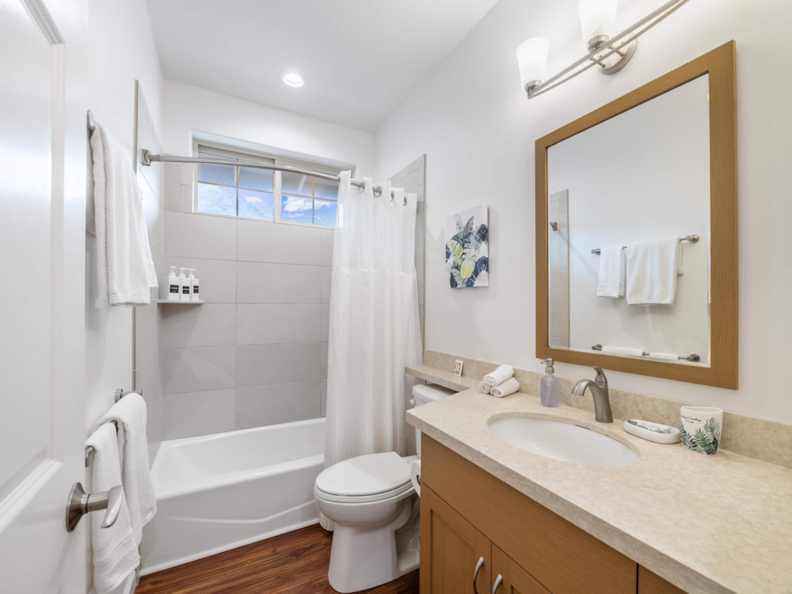 Home in Makaha Valley · ★5.0 · 4 bedrooms · 5 beds · 2.5 private baths - Image 54