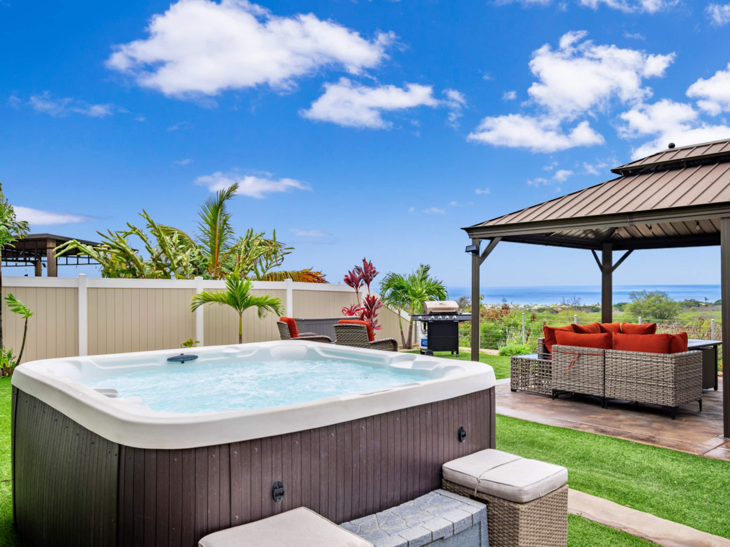 Home in Makaha Valley · ★5.0 · 4 bedrooms · 5 beds · 2.5 private baths - Image 28