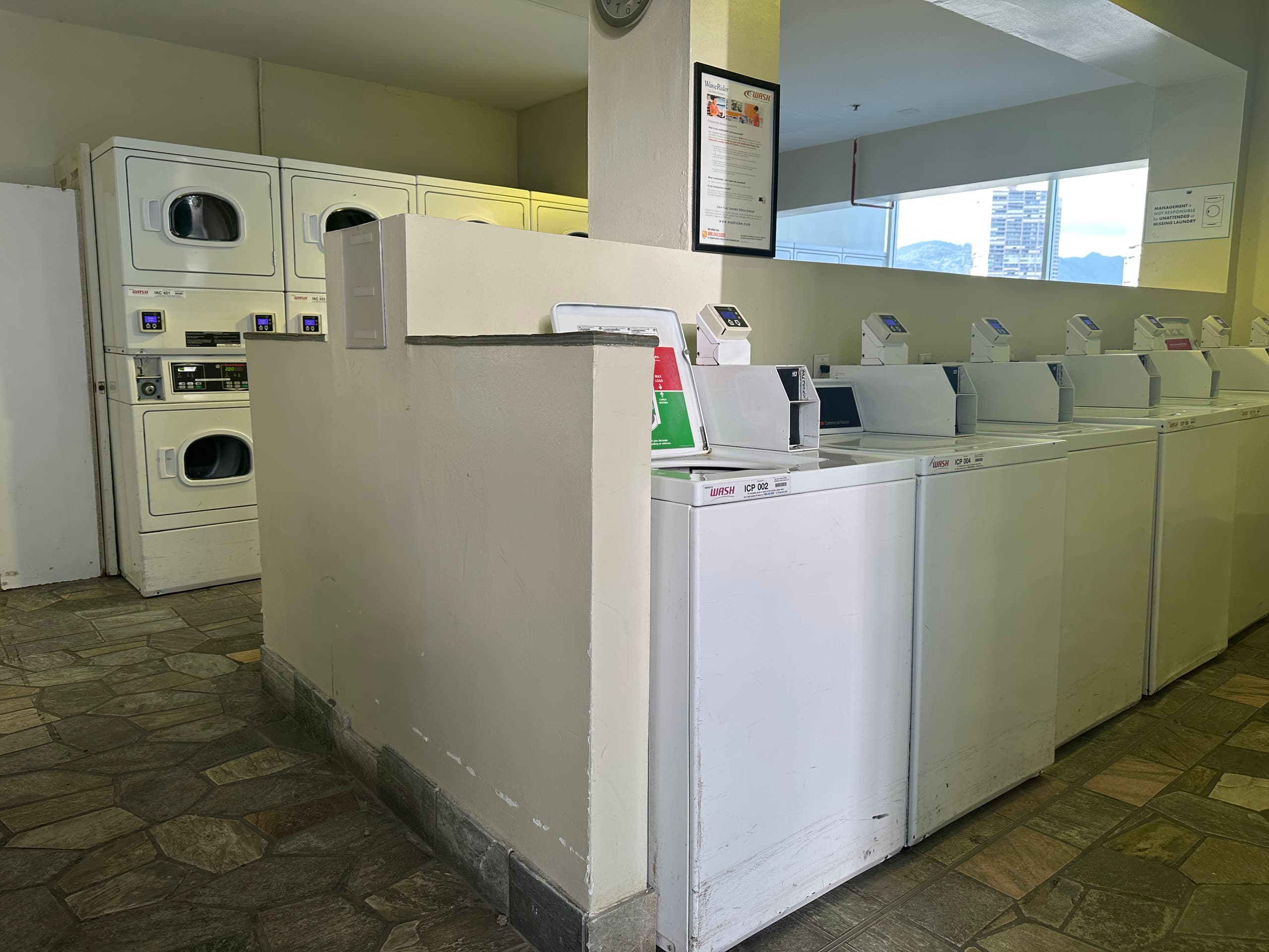 Condo in Honolulu · ★4.94 · 1 bedroom · 2 beds · 1 private bath - Image 35