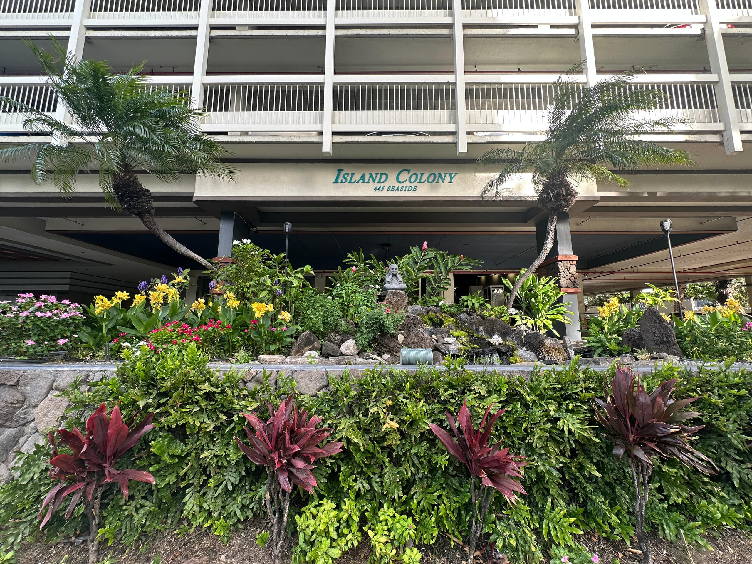 Condo in Honolulu · ★4.94 · 1 bedroom · 2 beds · 1 private bath - Image 25