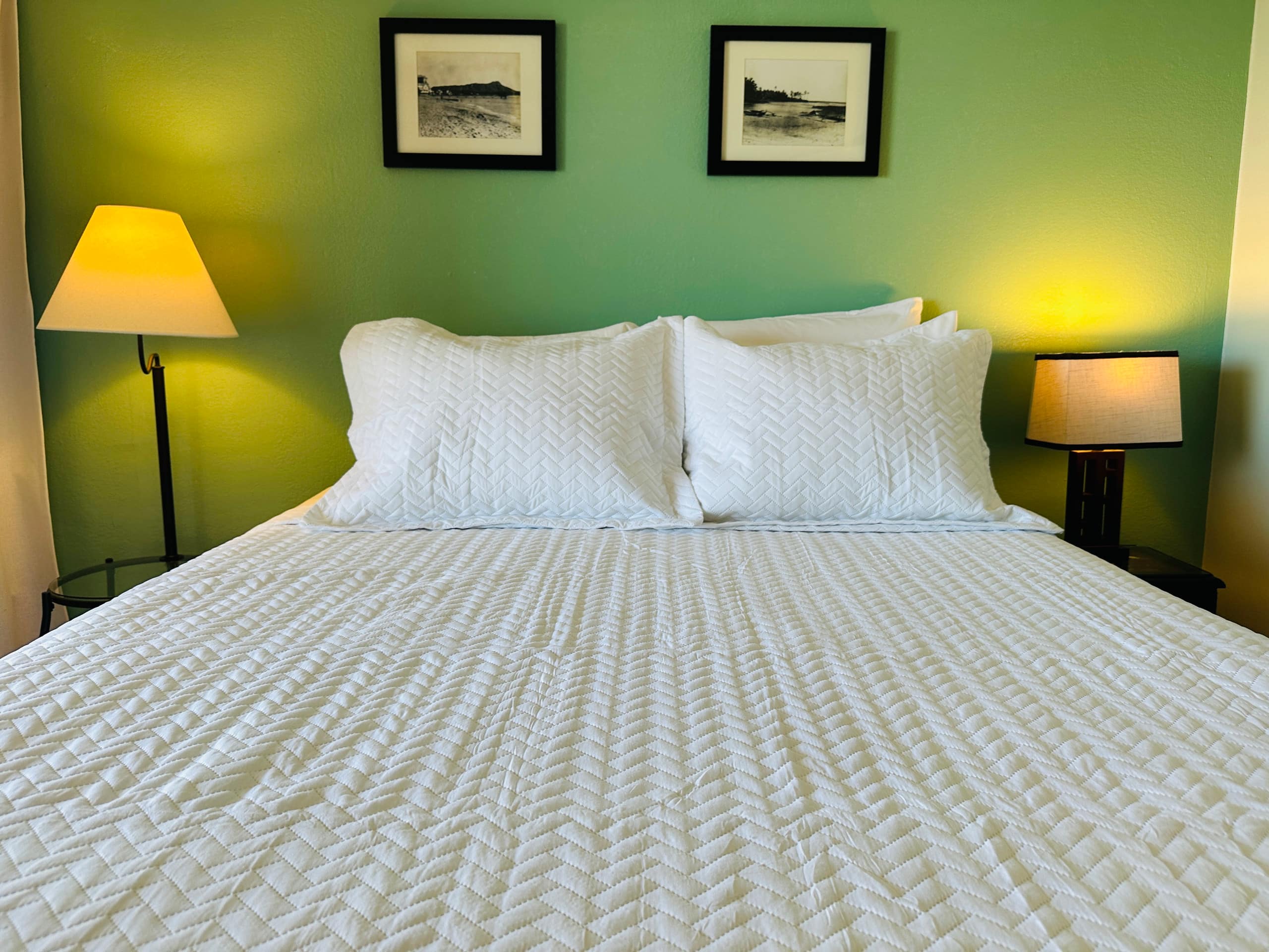 Condo in Honolulu · ★4.94 · 1 bedroom · 2 beds · 1 private bath - Image 16