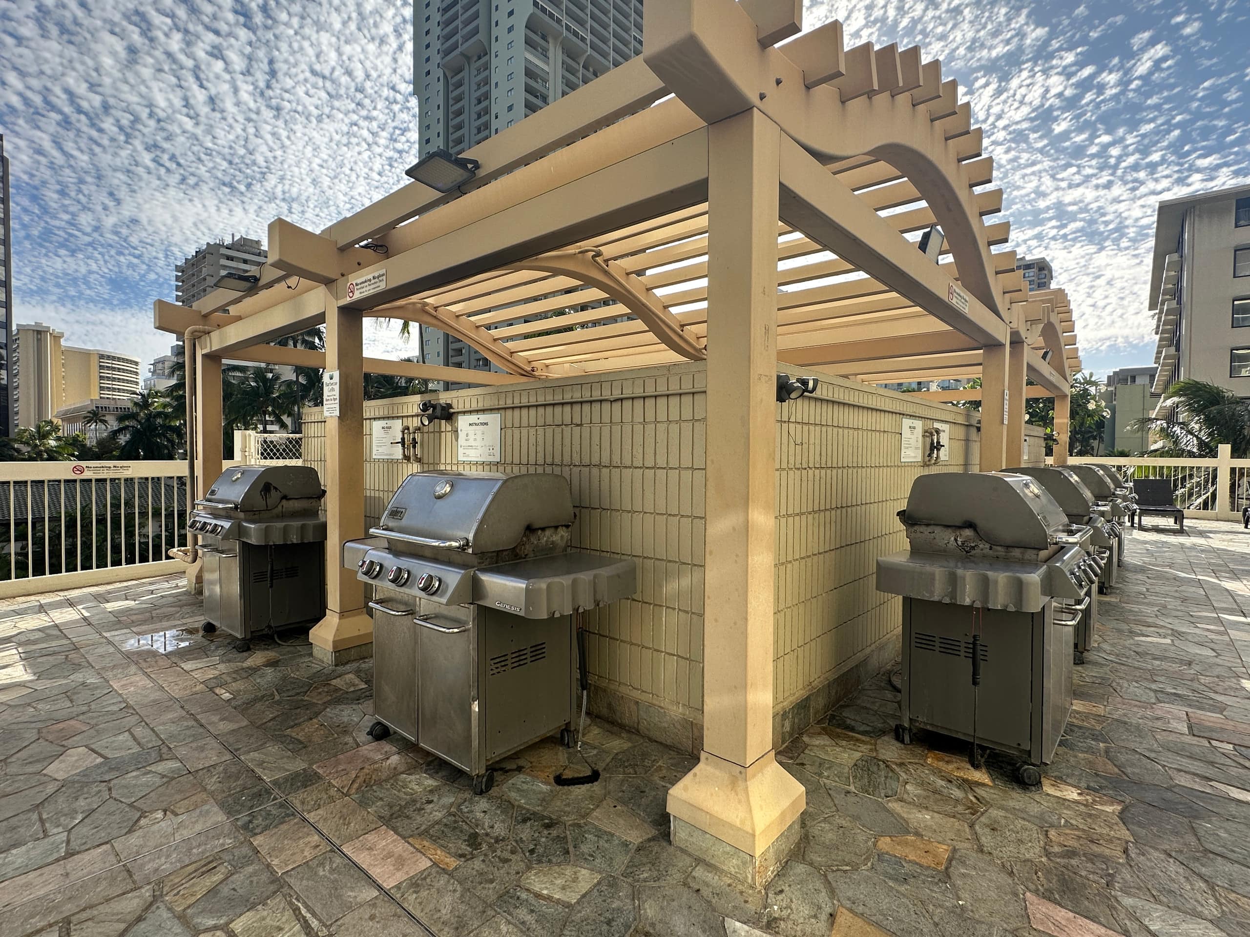 Condo in Honolulu · ★4.94 · 1 bedroom · 2 beds · 1 private bath - Image 30