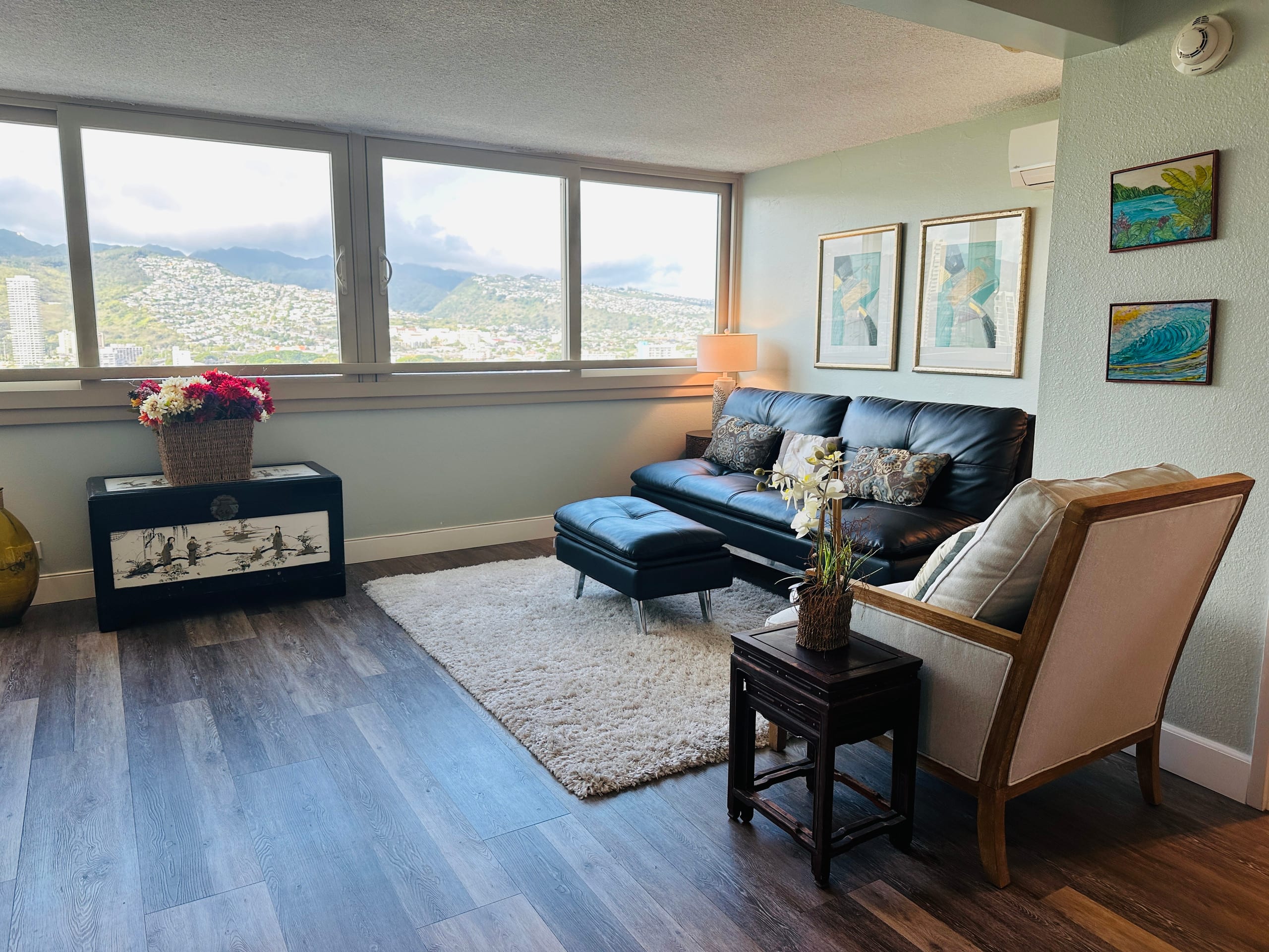 Condo in Honolulu · ★4.94 · 1 bedroom · 2 beds · 1 private bath - Image 4