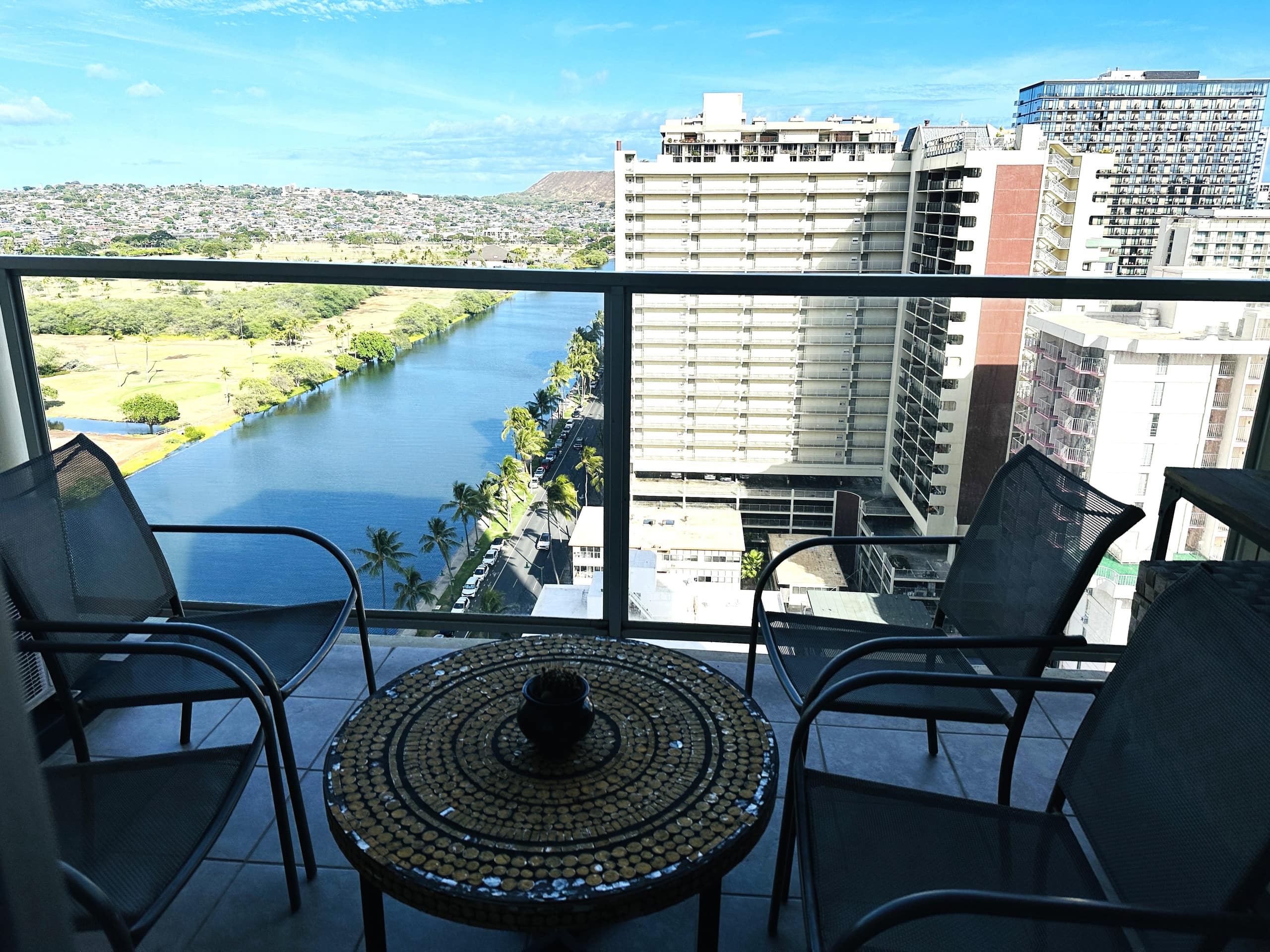 Condo in Honolulu · ★4.94 · 1 bedroom · 2 beds · 1 private bath - Image 21