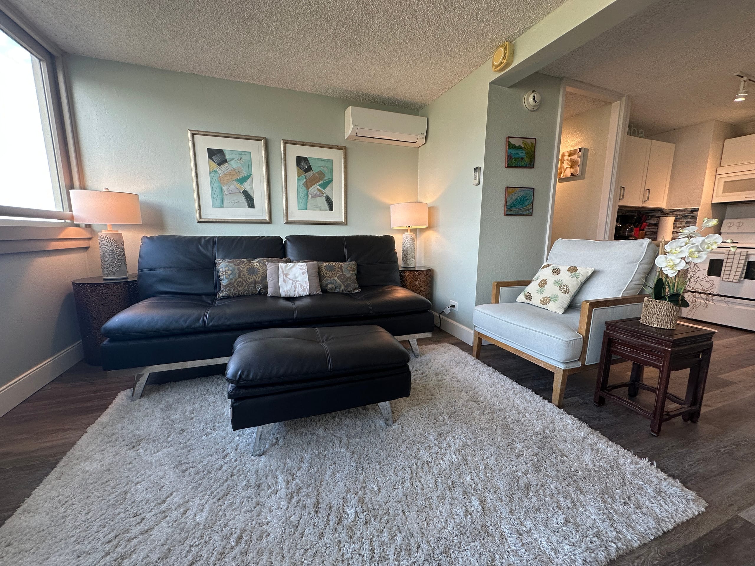 Condo in Honolulu · ★4.94 · 1 bedroom · 2 beds · 1 private bath - Image 3