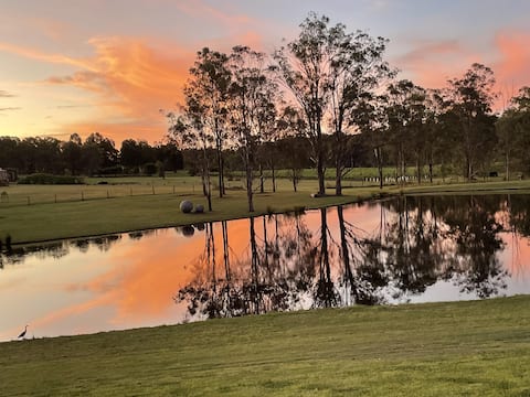 Mistletoe Lakehouse - Stunning New Property