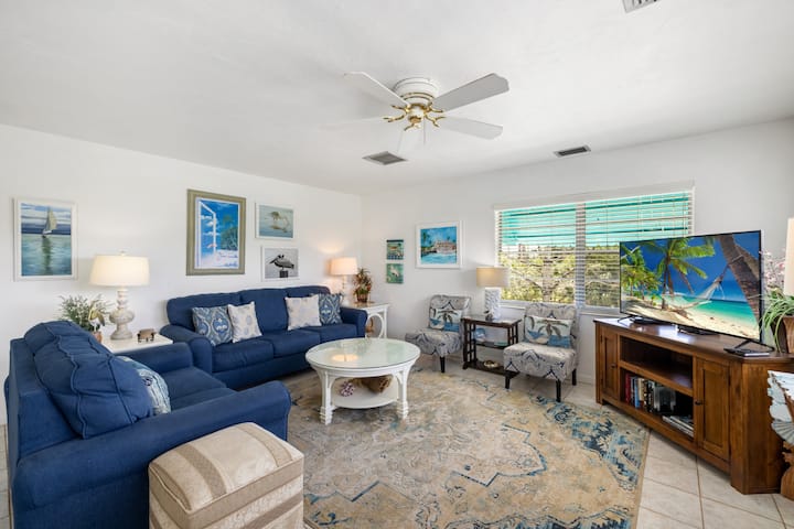 Seaside Cottage: Fishing And Sunsets - Cedar Key, FL