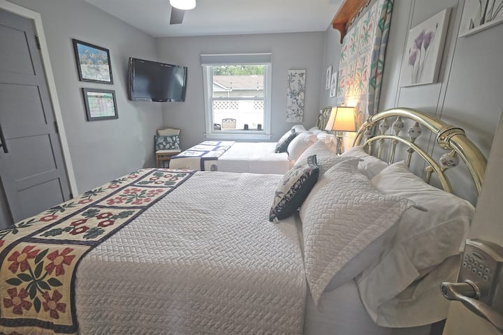 חדר גן - 2 מיטות זוגיות